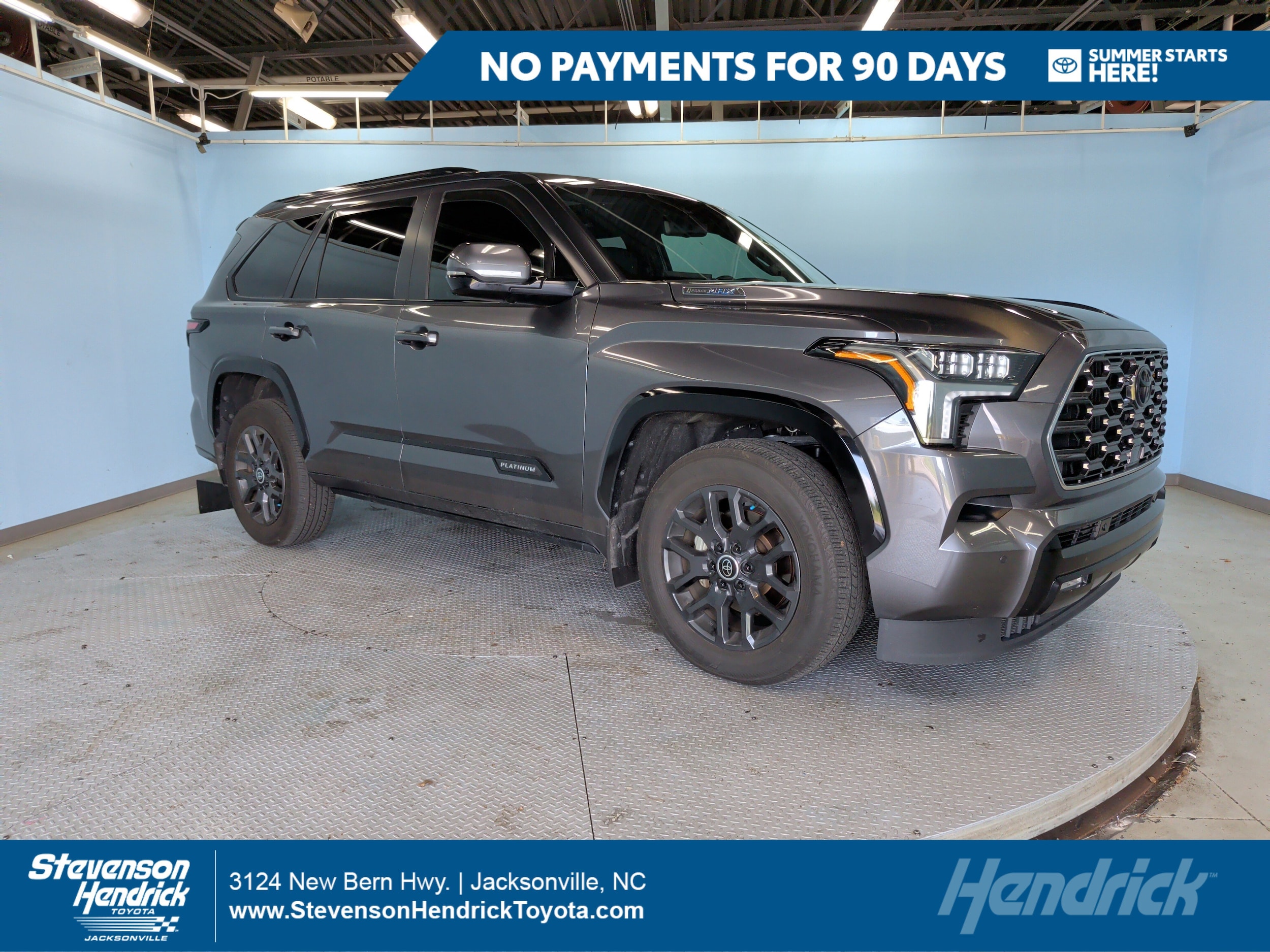 2024 Toyota Sequoia Platinum 4WD i-FORCE MAX Hybrid's photo