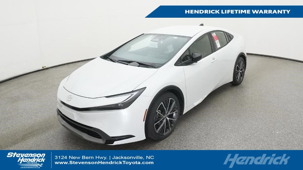 2026 Toyota Prius XLE's photo