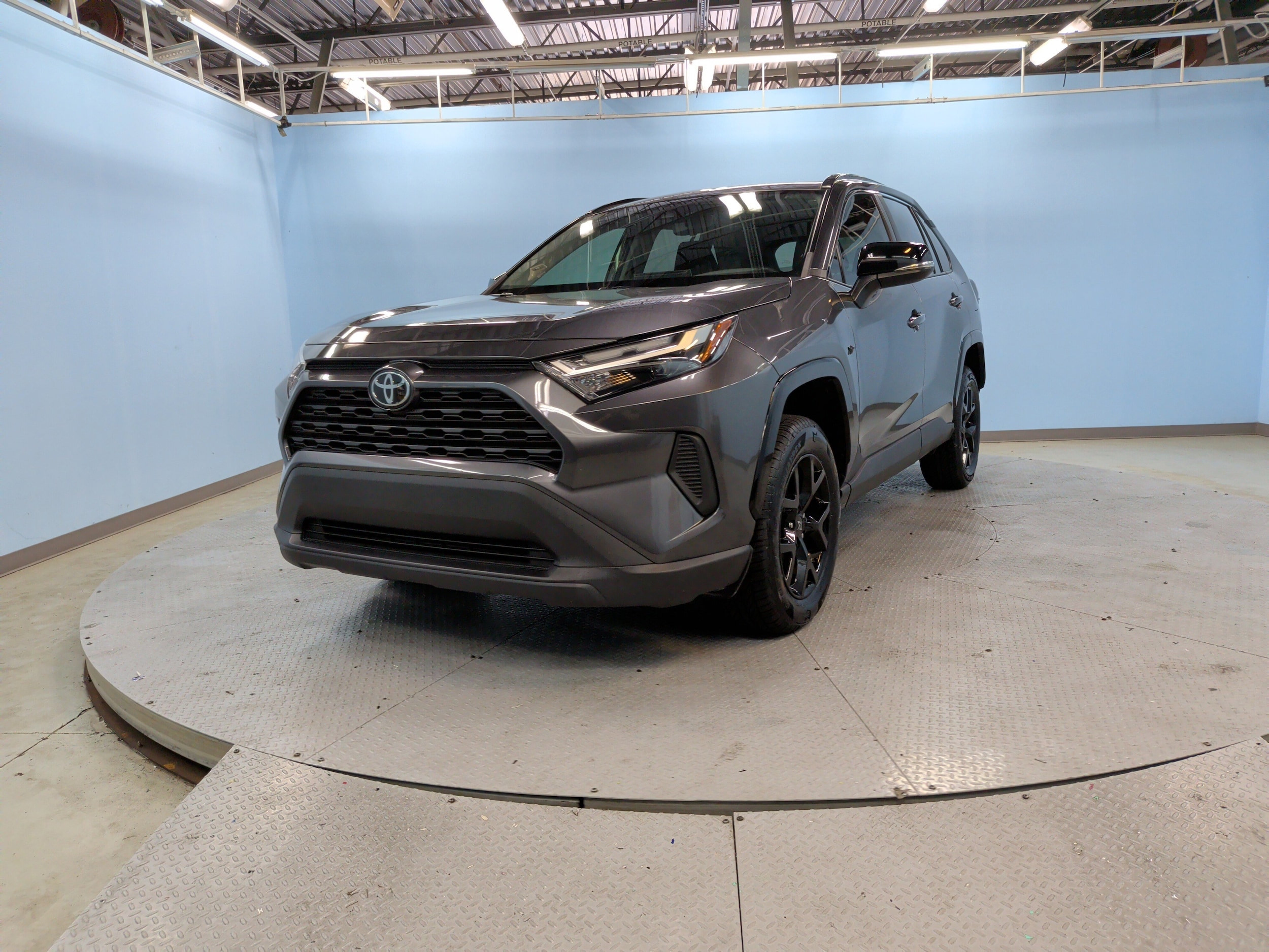 2023 Toyota RAV4 XLE photo 5