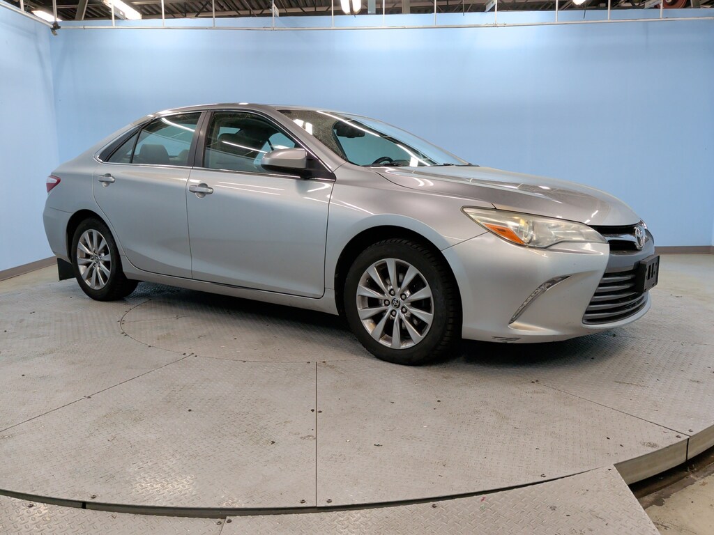 Used 2016 Toyota Camry XLE Sedan