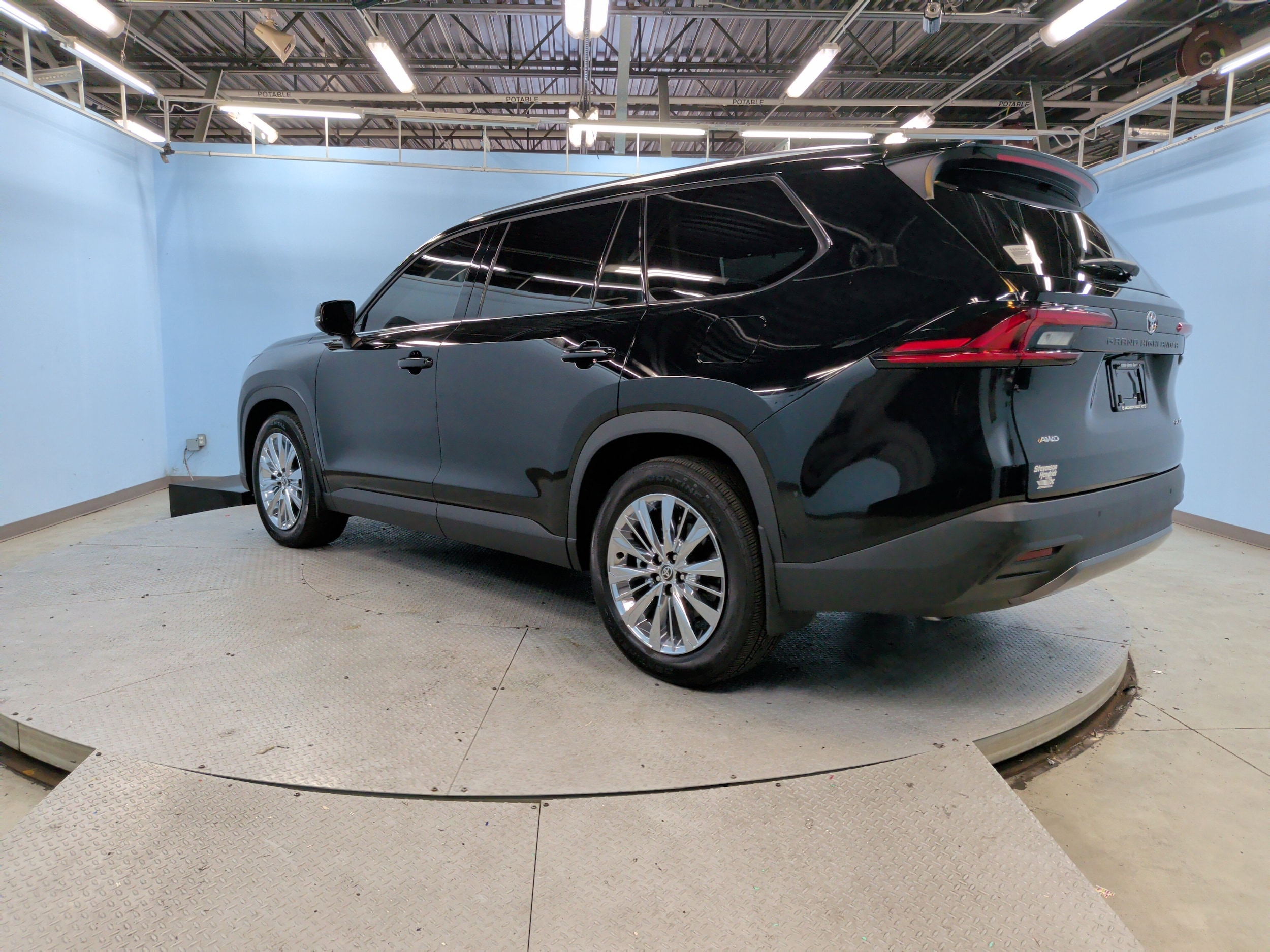 2026 Toyota Grand Highlander Platinum photo 3