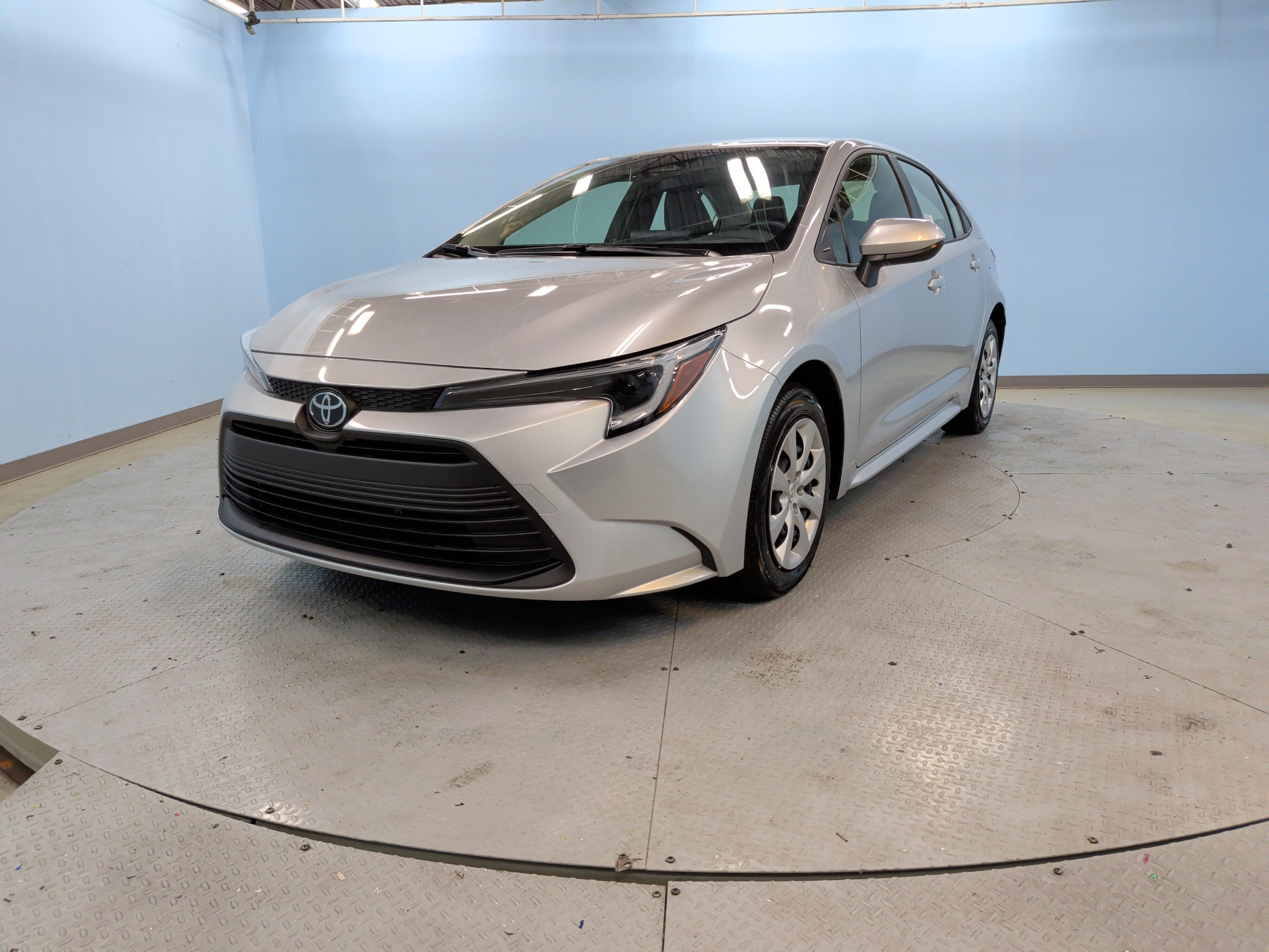 2026 Toyota Corolla Hybrid LE photo 5