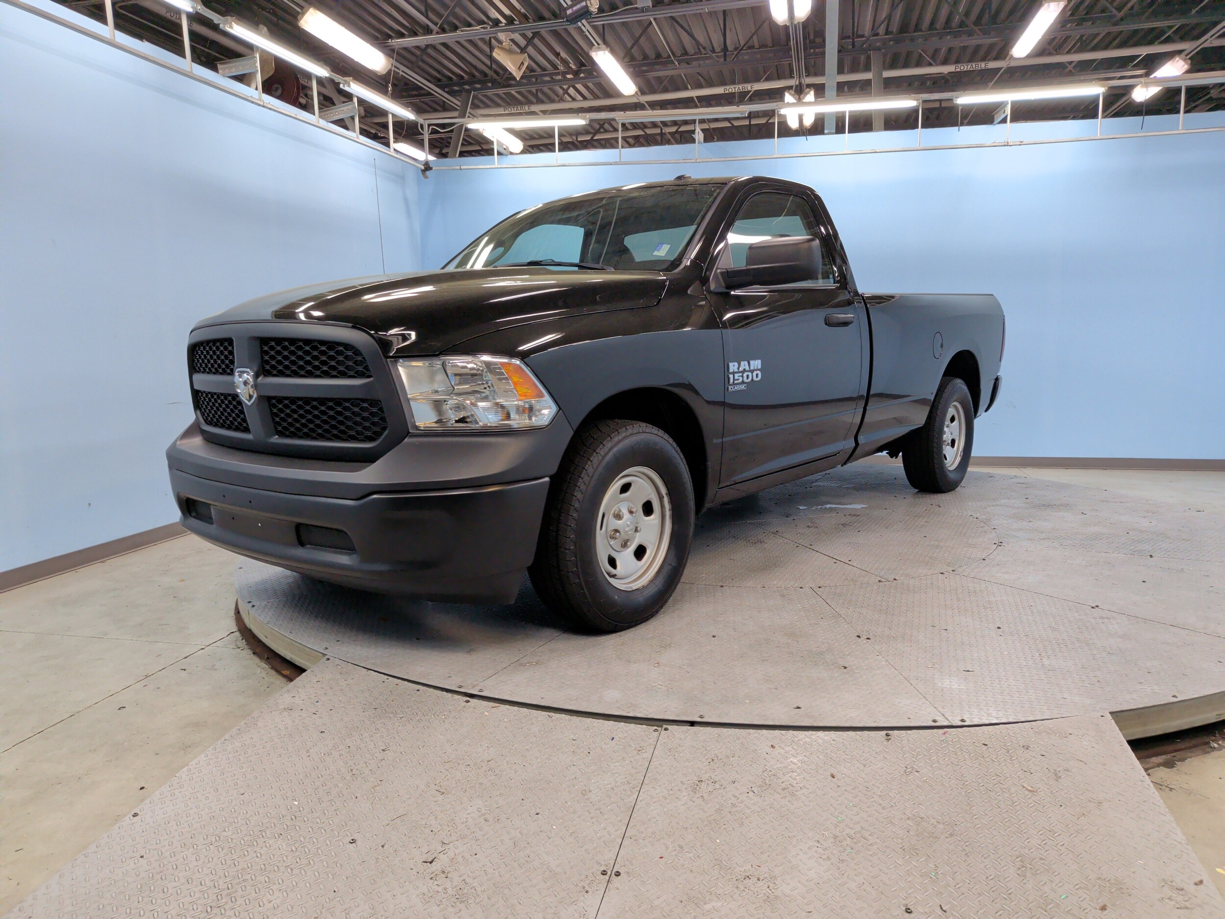 2023 Ram 1500 Classic Tradesman photo 5