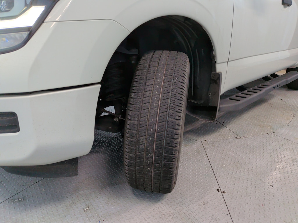 Used 2023 Nissan Titan SV Truck Crew Cab