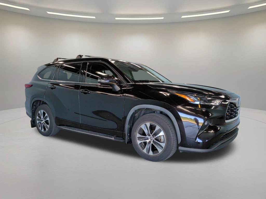 Used 2022 Toyota Highlander XLE SUV