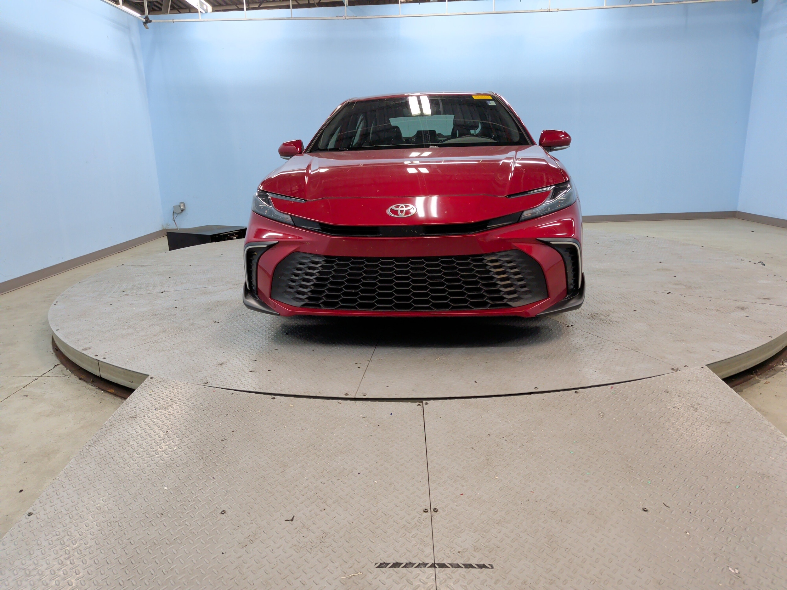 2025 Toyota Camry SE photo 4