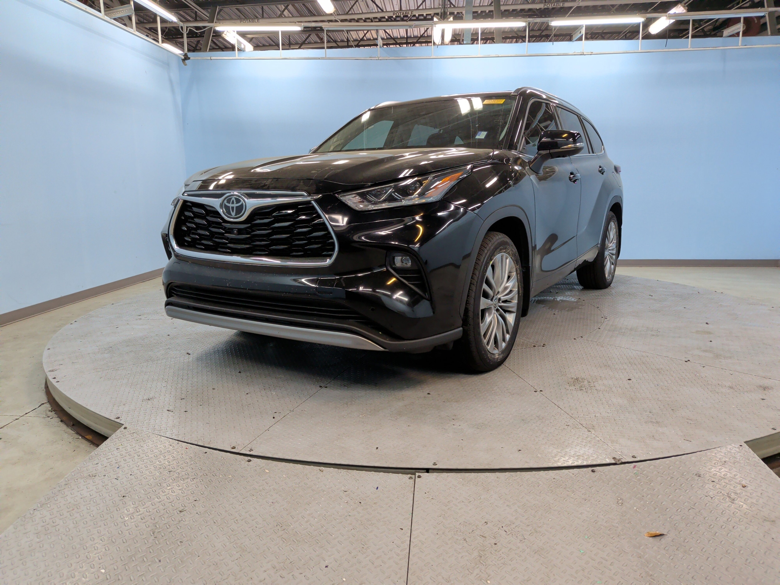 2024 Toyota Highlander Platinum photo 5