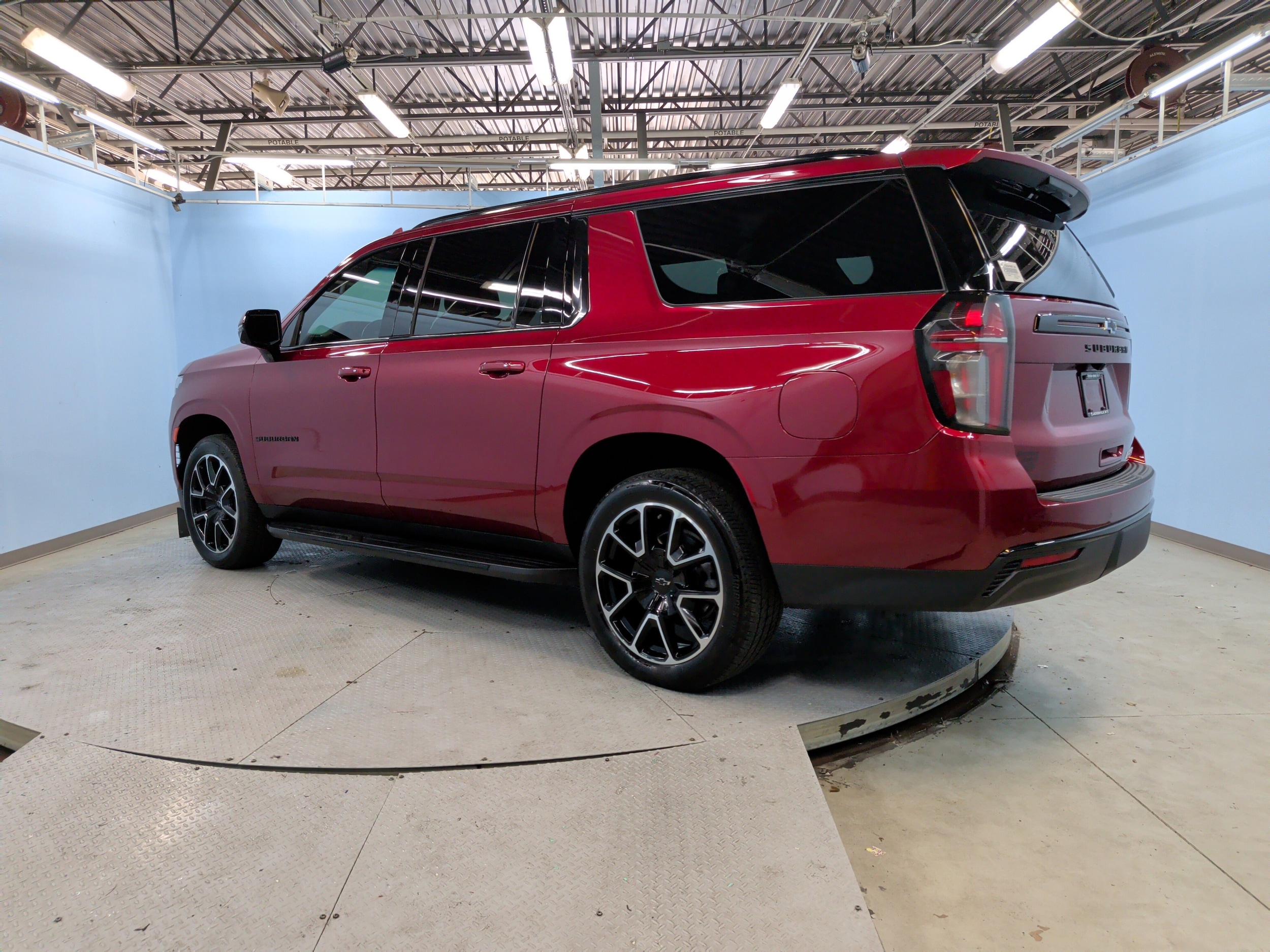 2024 Chevrolet Suburban RST photo 3