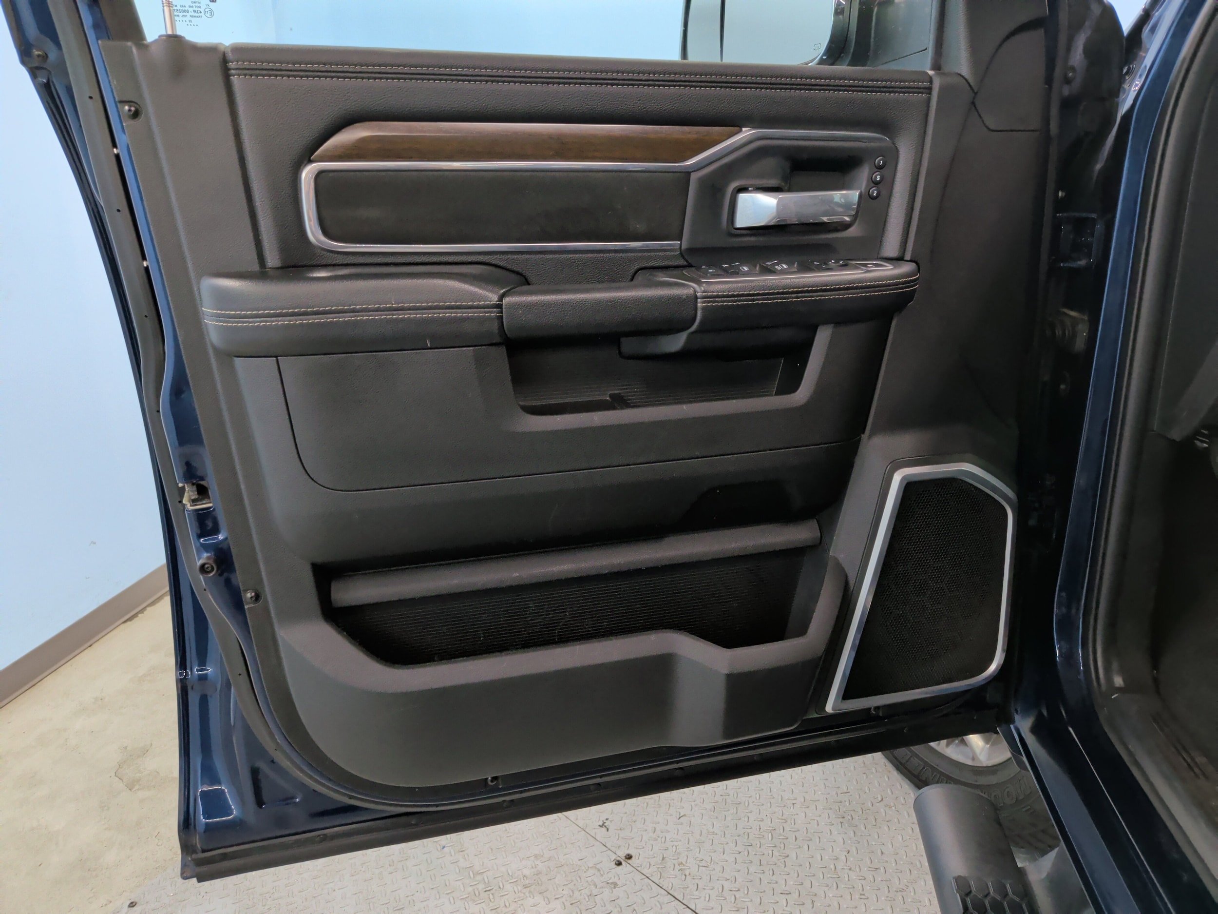 2022 Ram 2500 Laramie photo 6