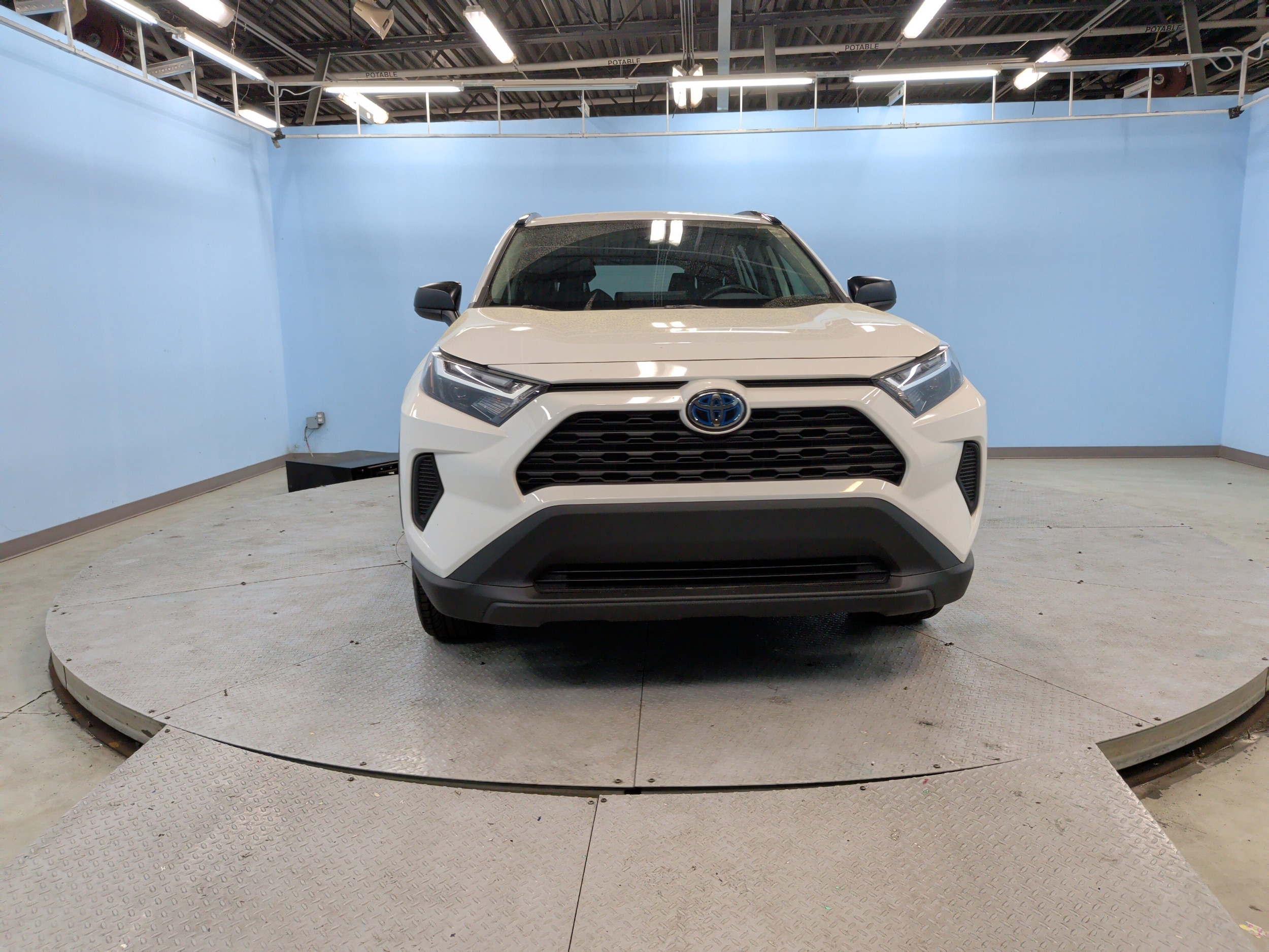 2024 Toyota RAV4 Hybrid LE photo 4