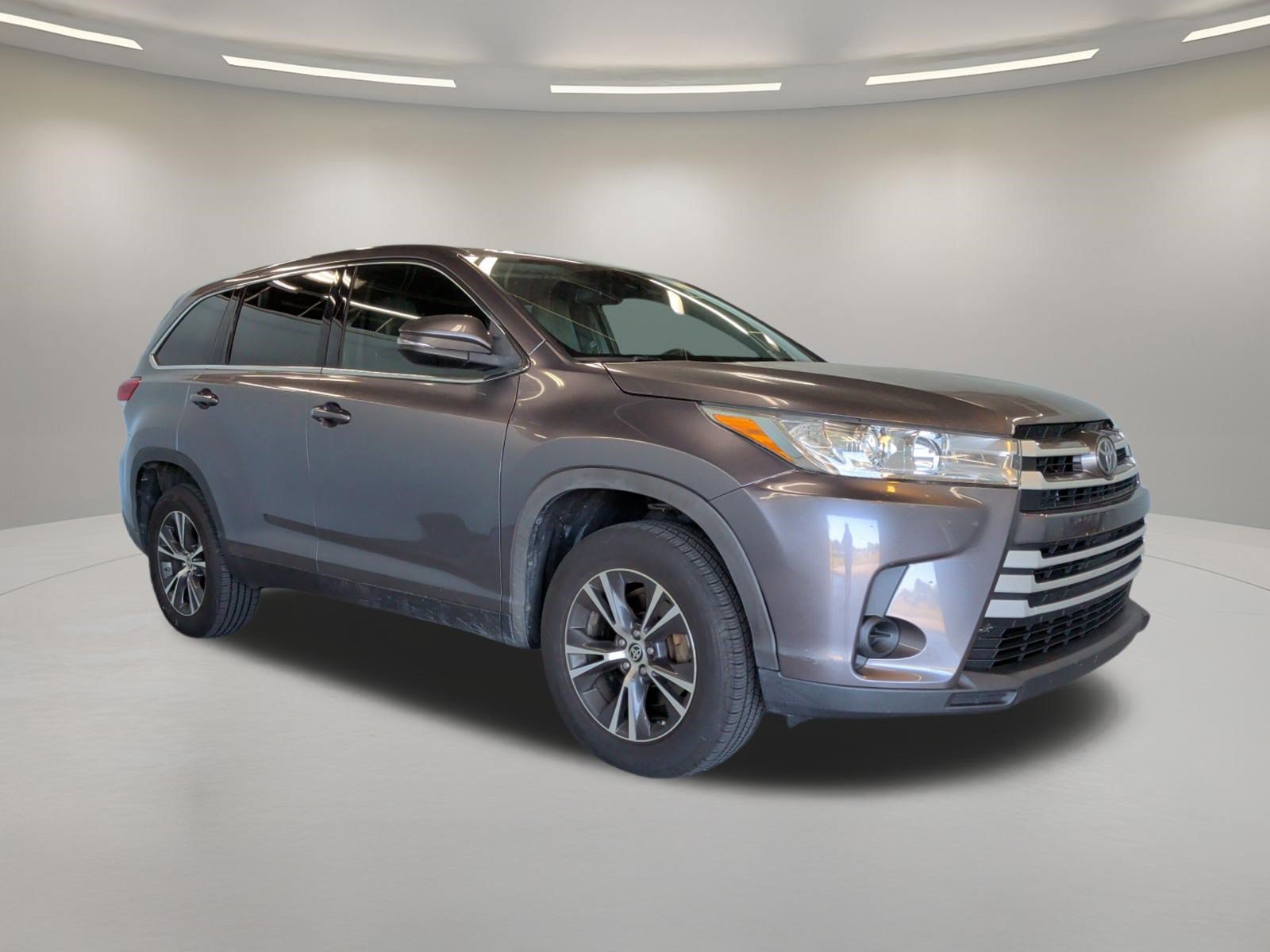 Used 2019 Toyota Highlander LE V6 SUV