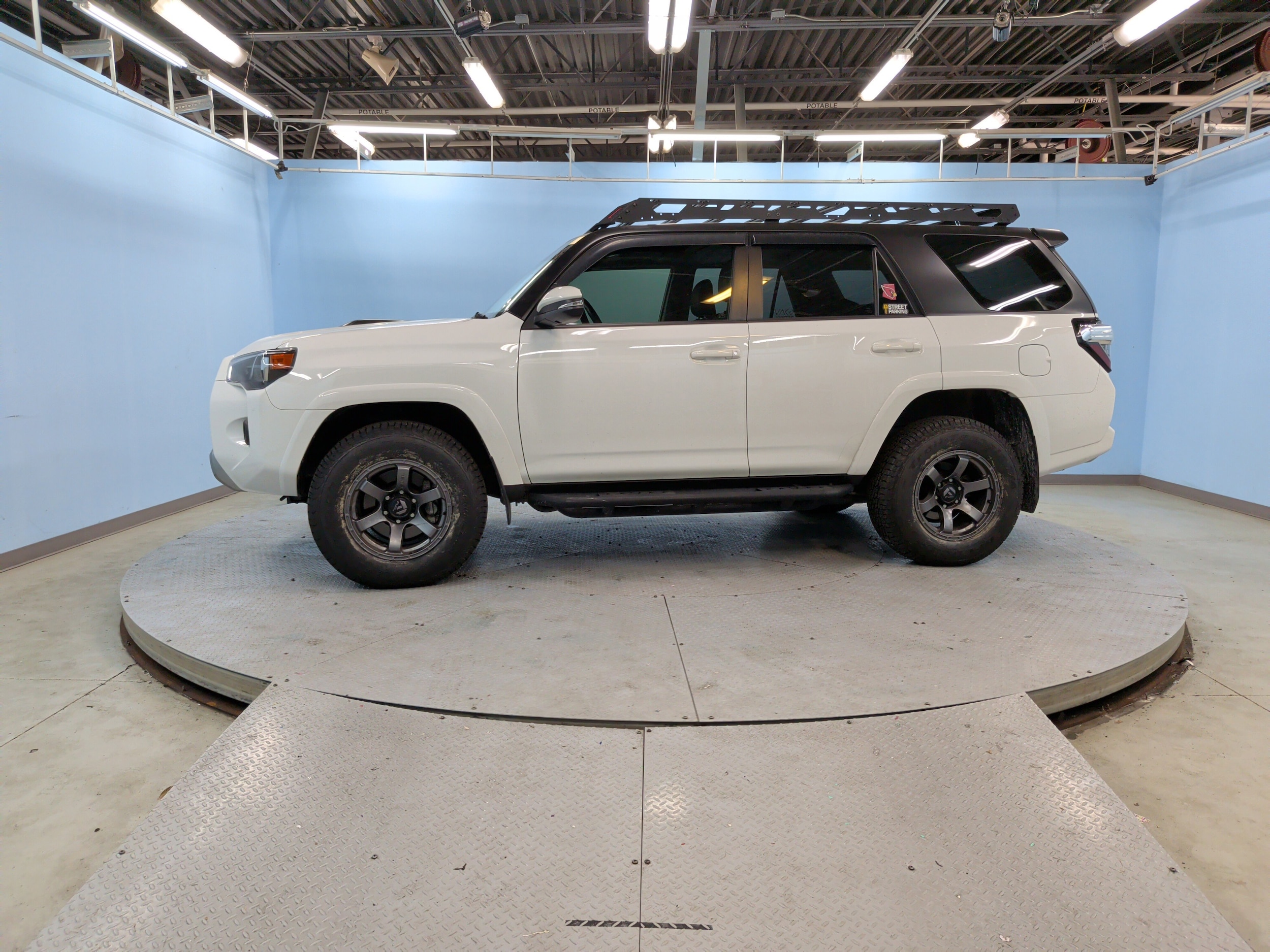 2023 Toyota 4Runner TRD Off Road Premium photo 6