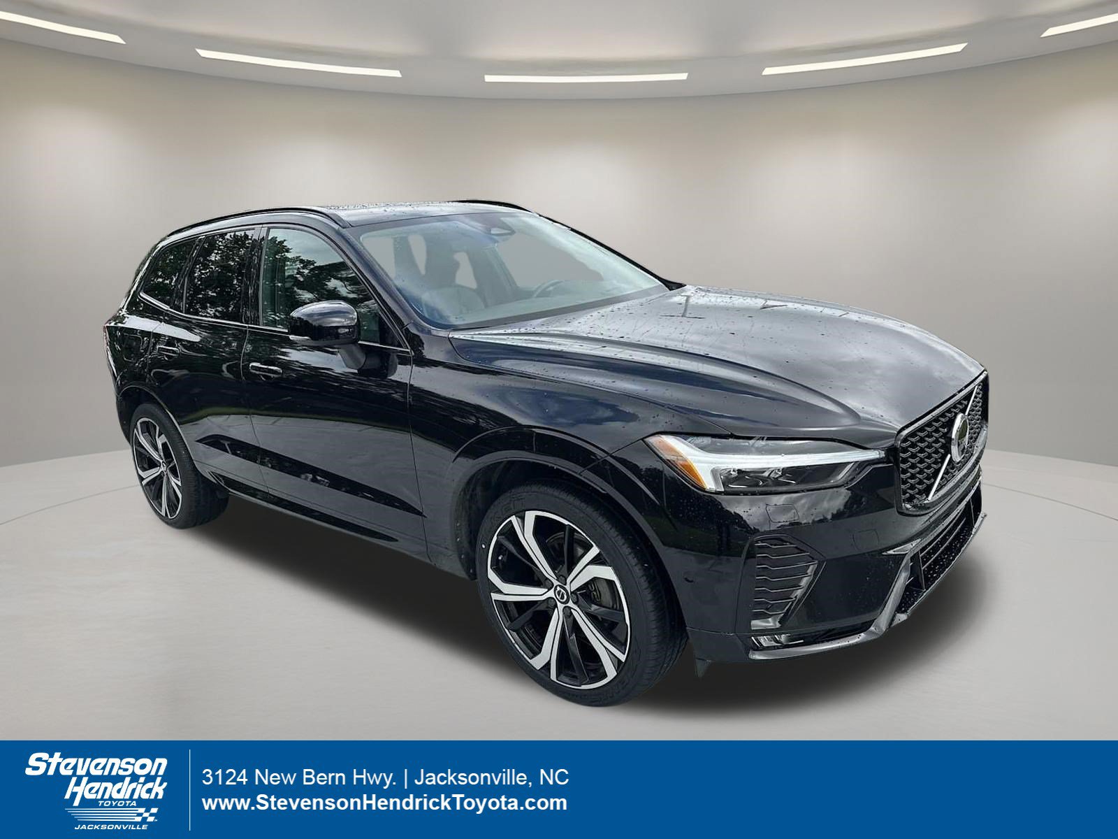 Volvo XC60 B5 FWD Ultimate Dark