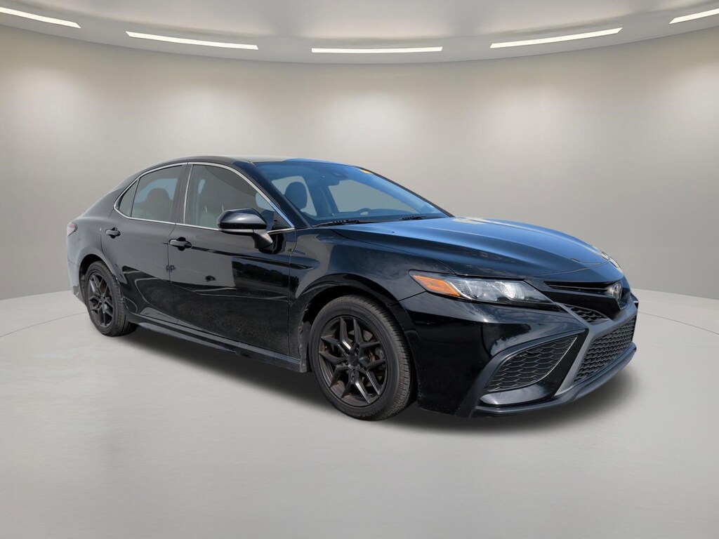 Used 2021 Toyota Camry SE Sedan