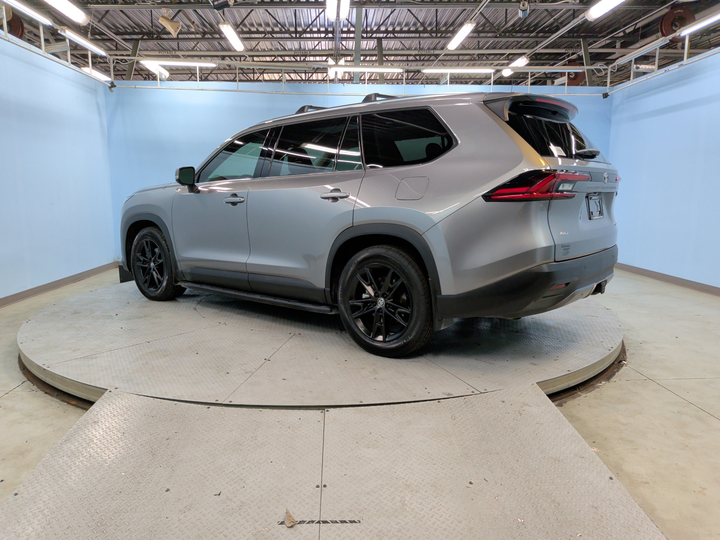 2025 Toyota Grand Highlander Platinum photo 6