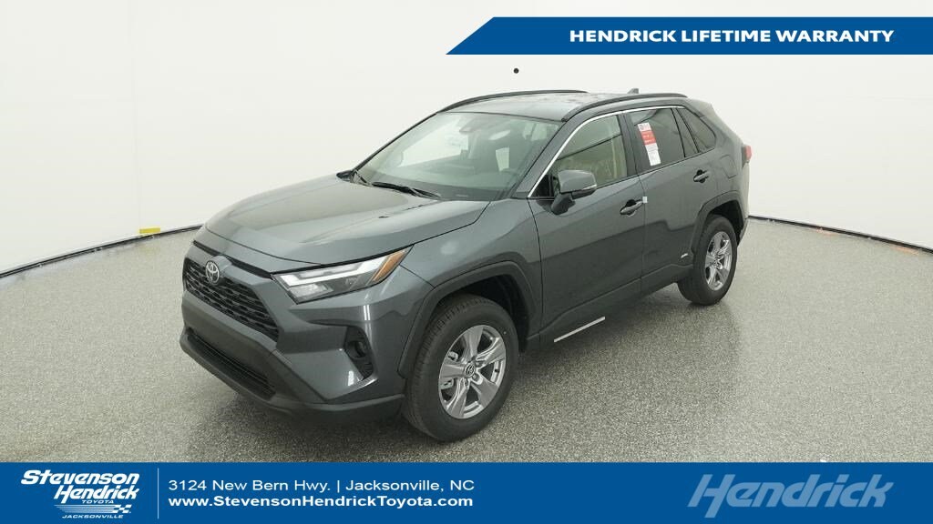 2025 Toyota RAV4 XLE's photo