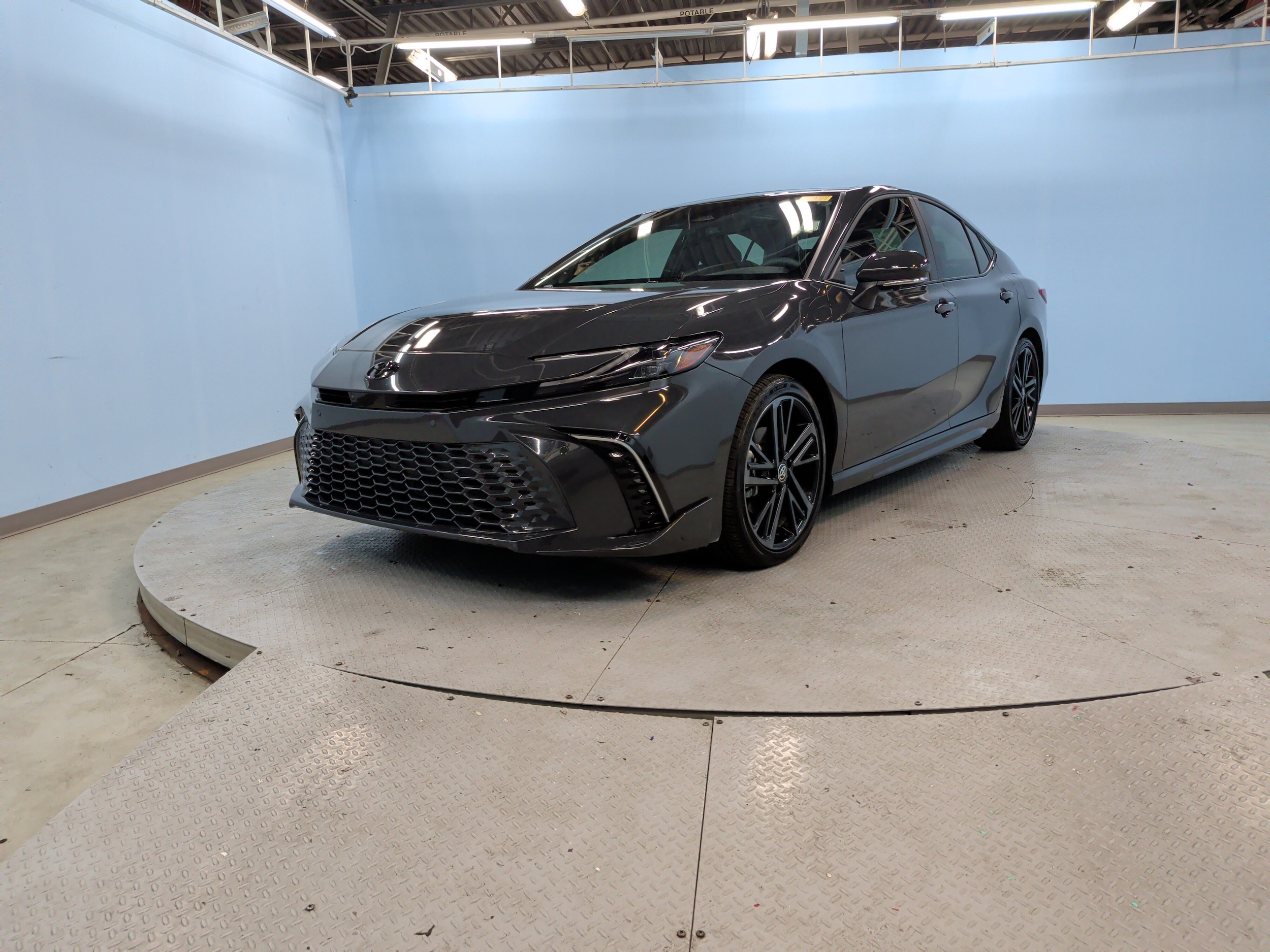 2025 Toyota Camry XSE photo 5