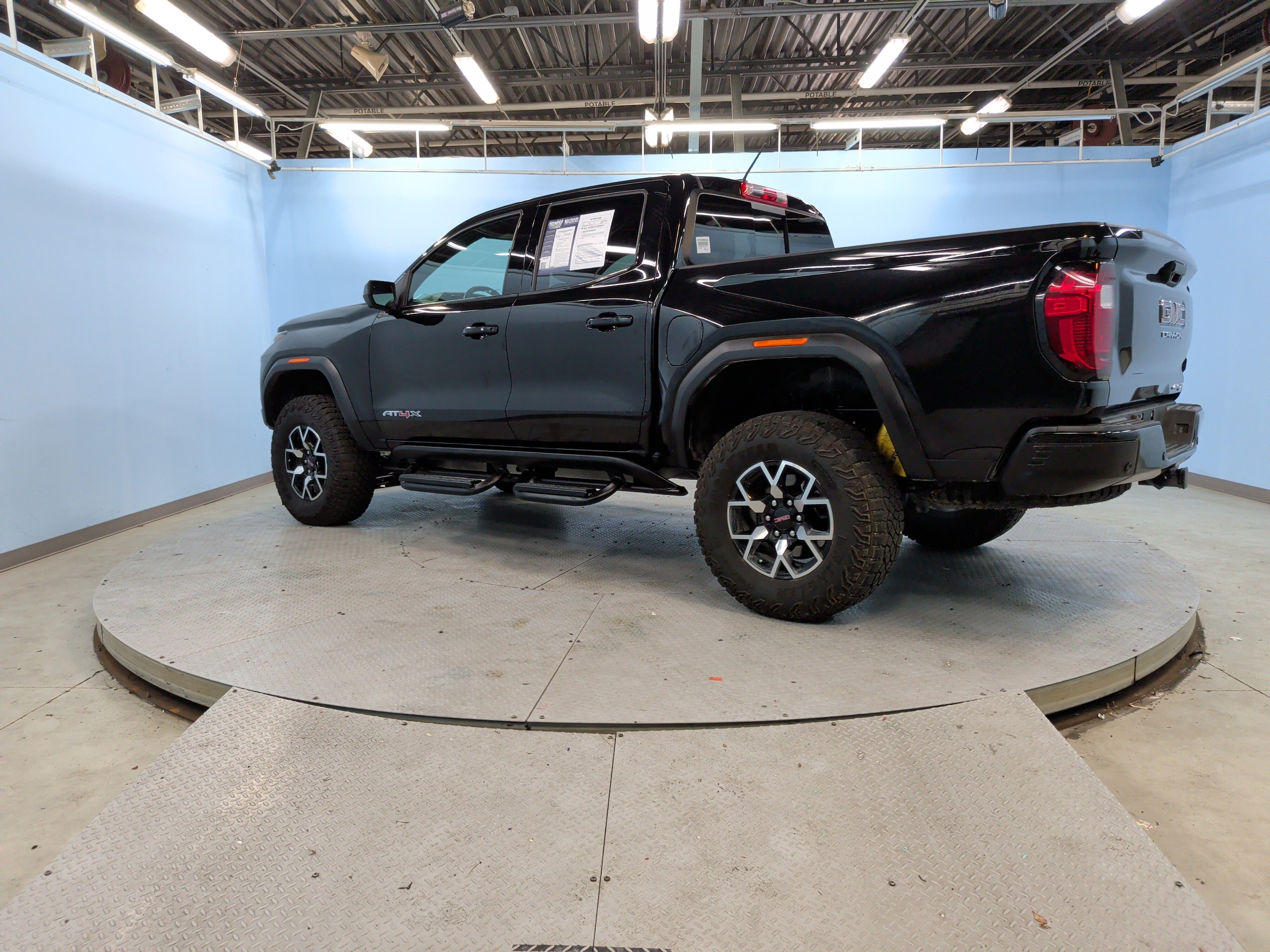 2024 GMC Canyon AT4X photo 3