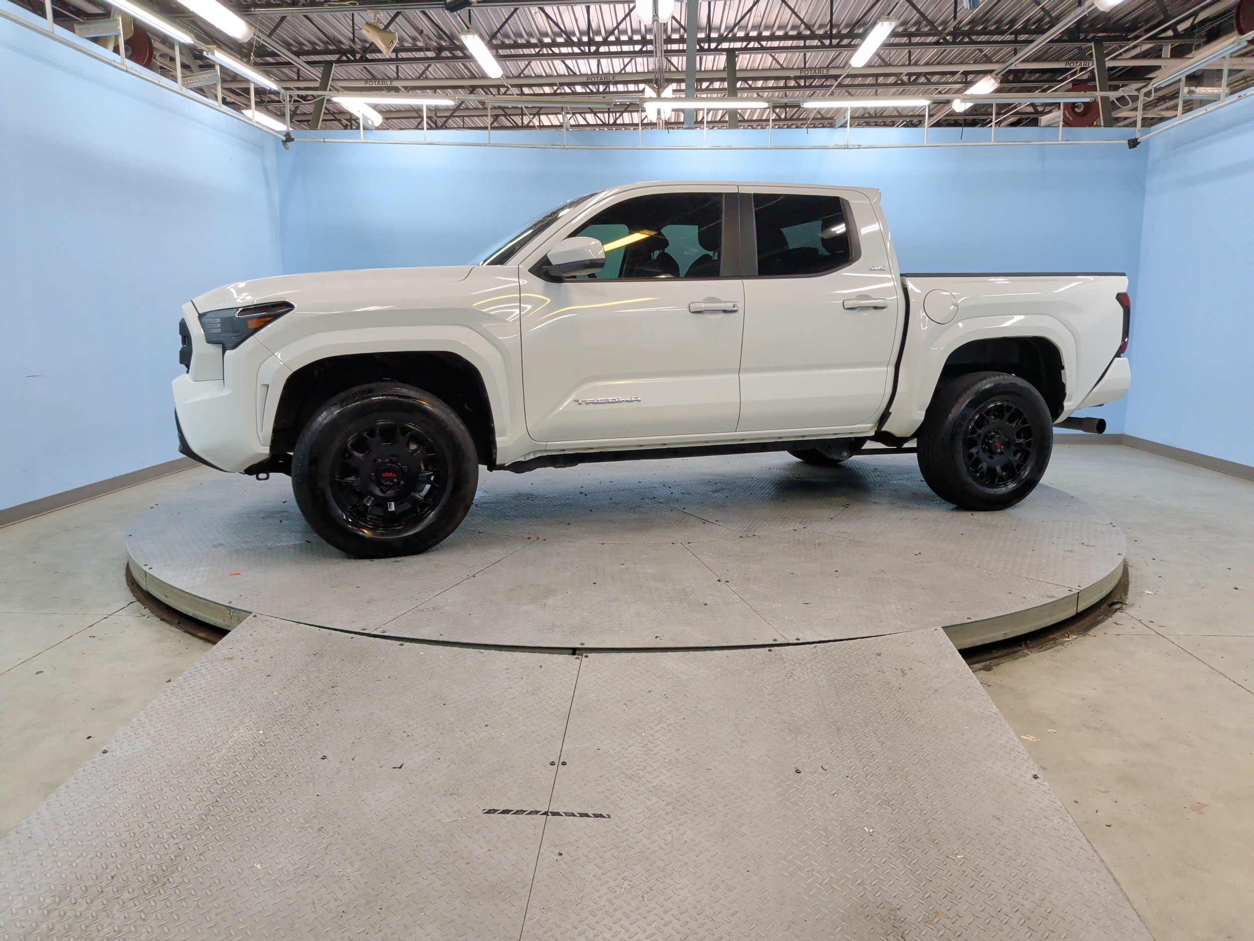 2025 Toyota Tacoma SR5 photo 6