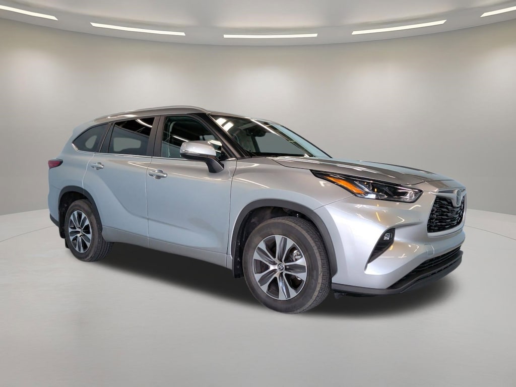Used 2023 Toyota Highlander XLE SUV