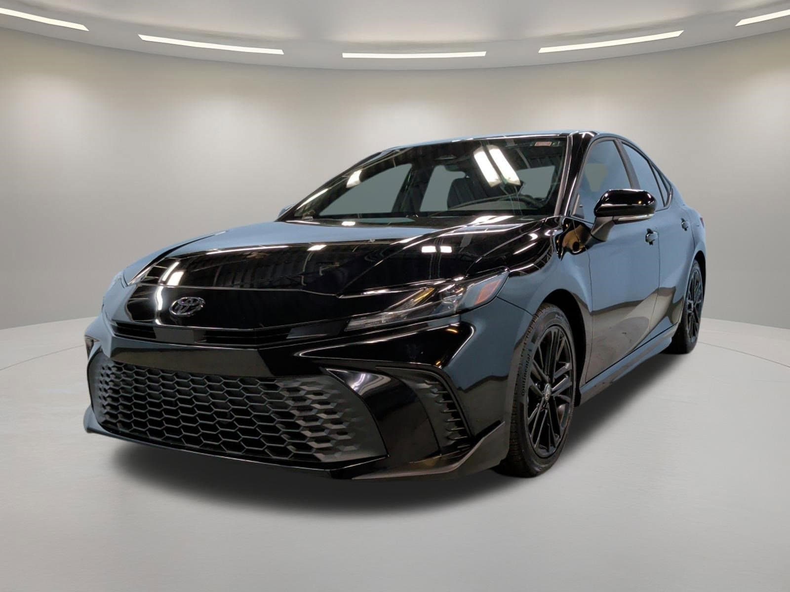 2025 Toyota Camry SE photo 5