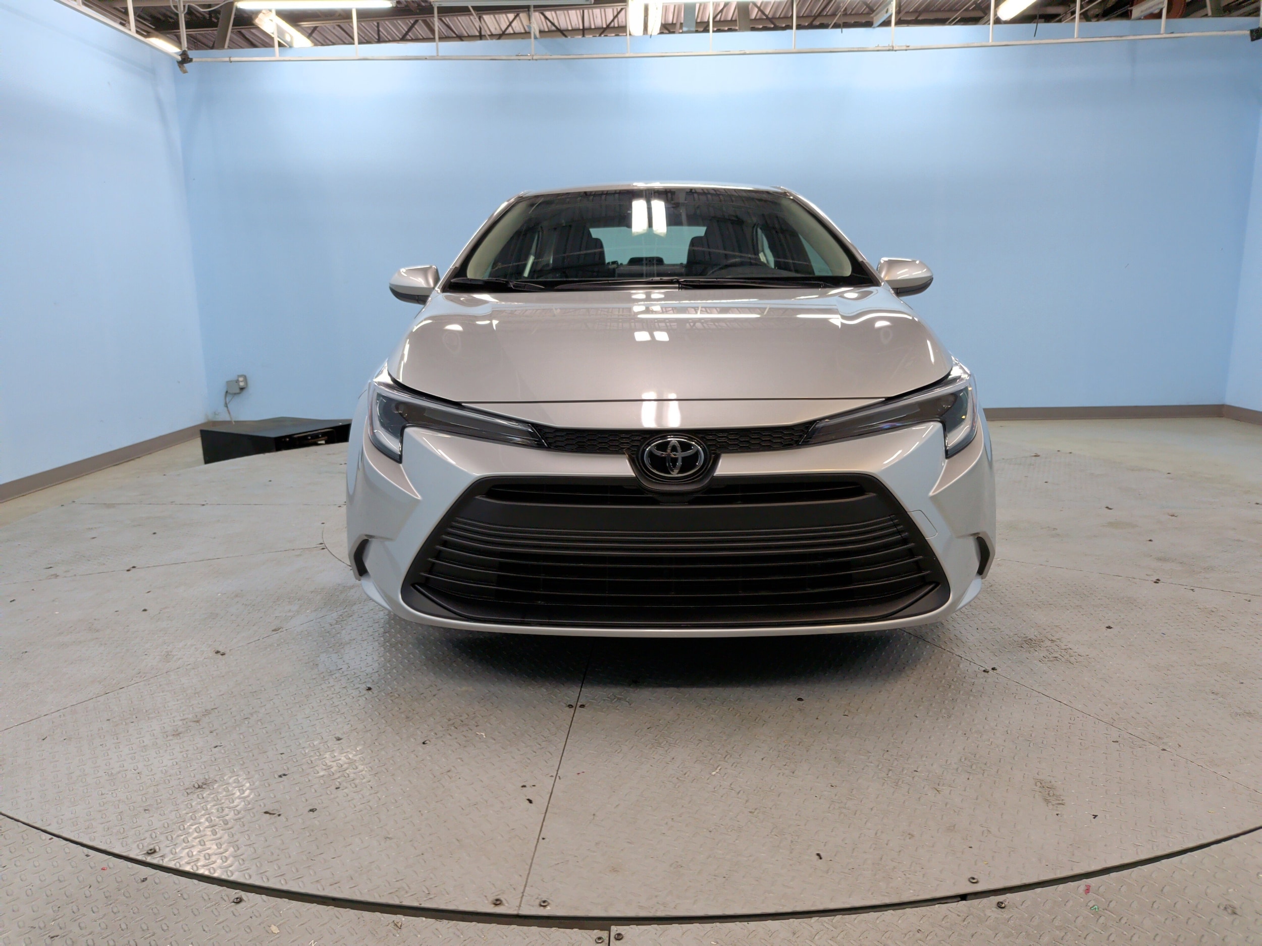 2026 Toyota Corolla Hybrid LE photo 4