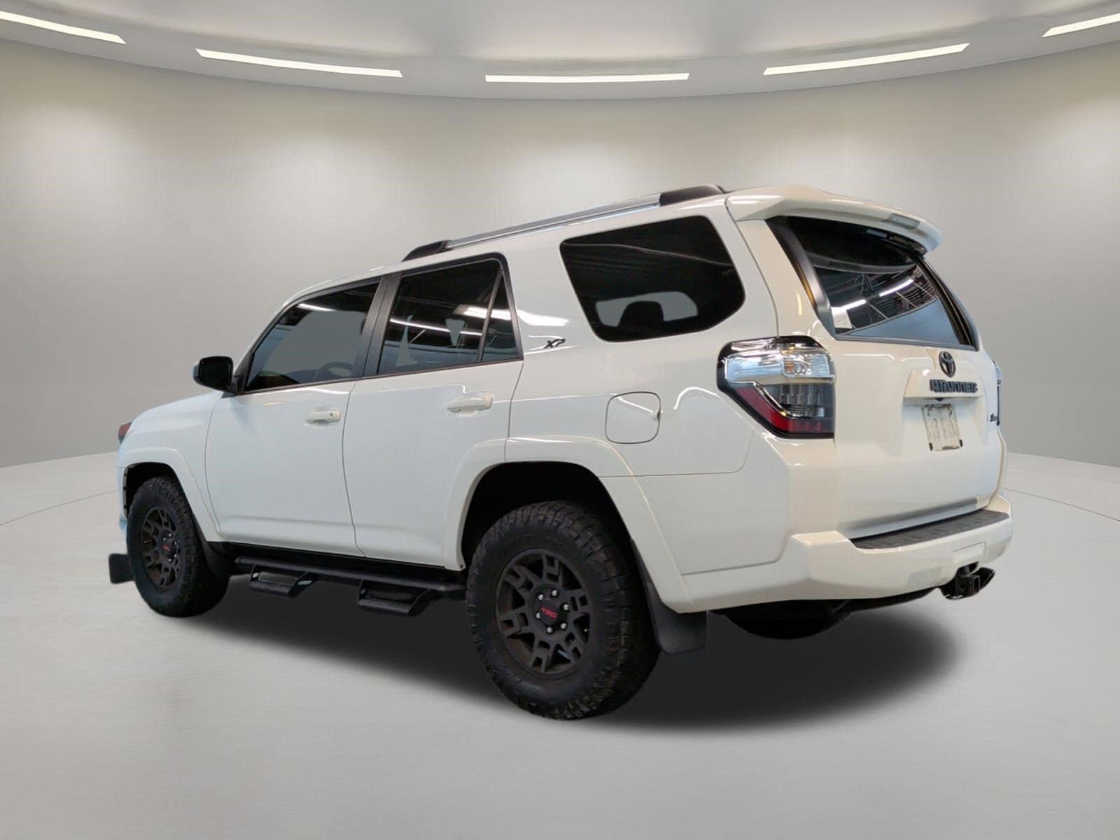2022 Toyota 4Runner SR5 photo 3