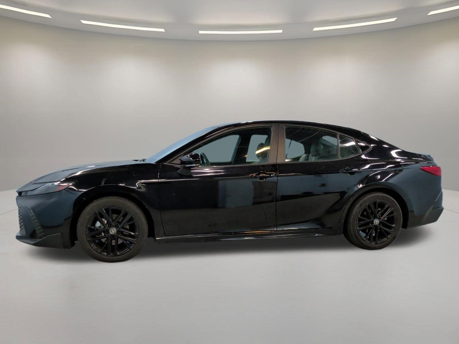 2025 Toyota Camry SE photo 6