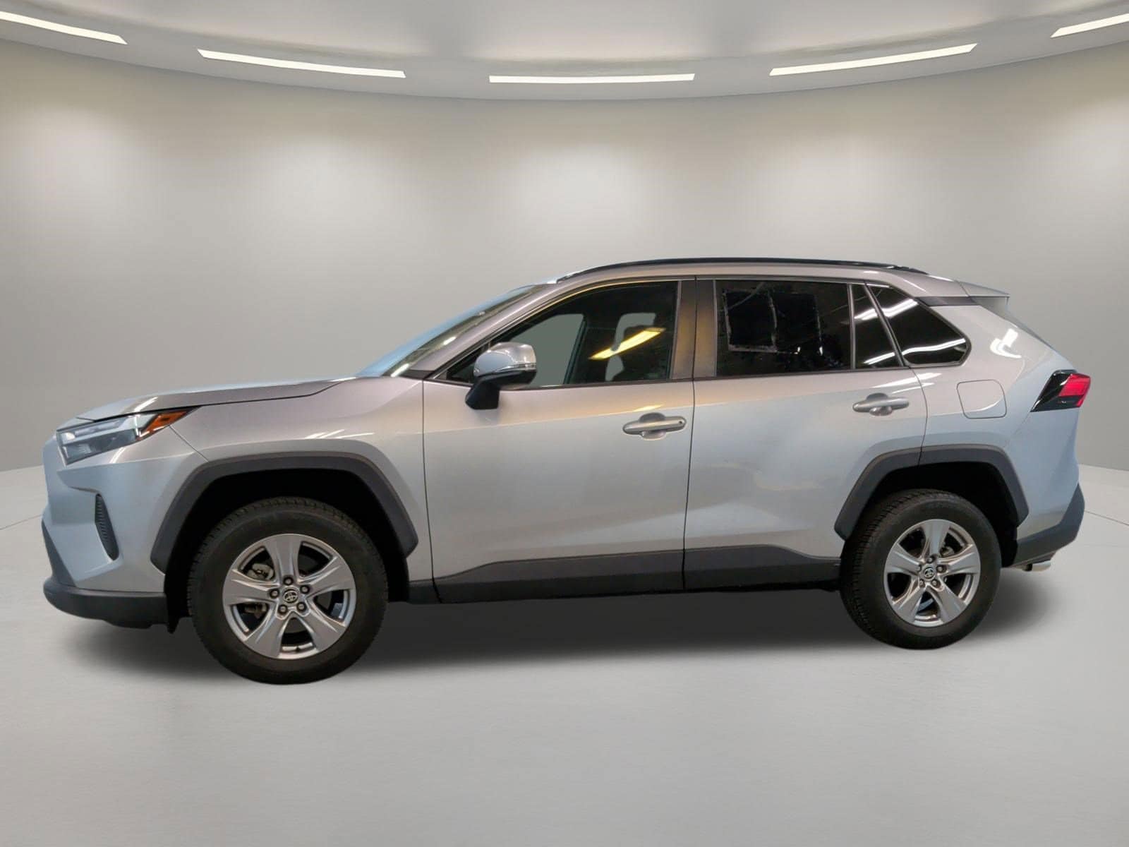 2022 Toyota RAV4 XLE photo 6