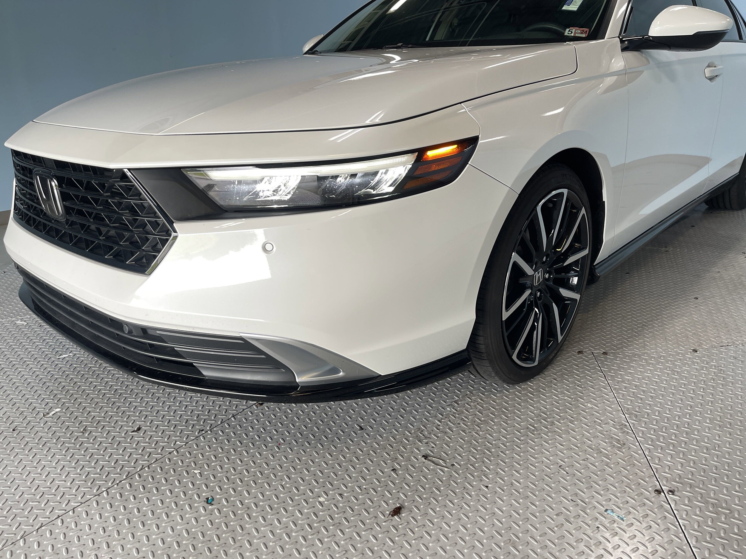 2023 Honda Accord Hybrid Touring photo 3