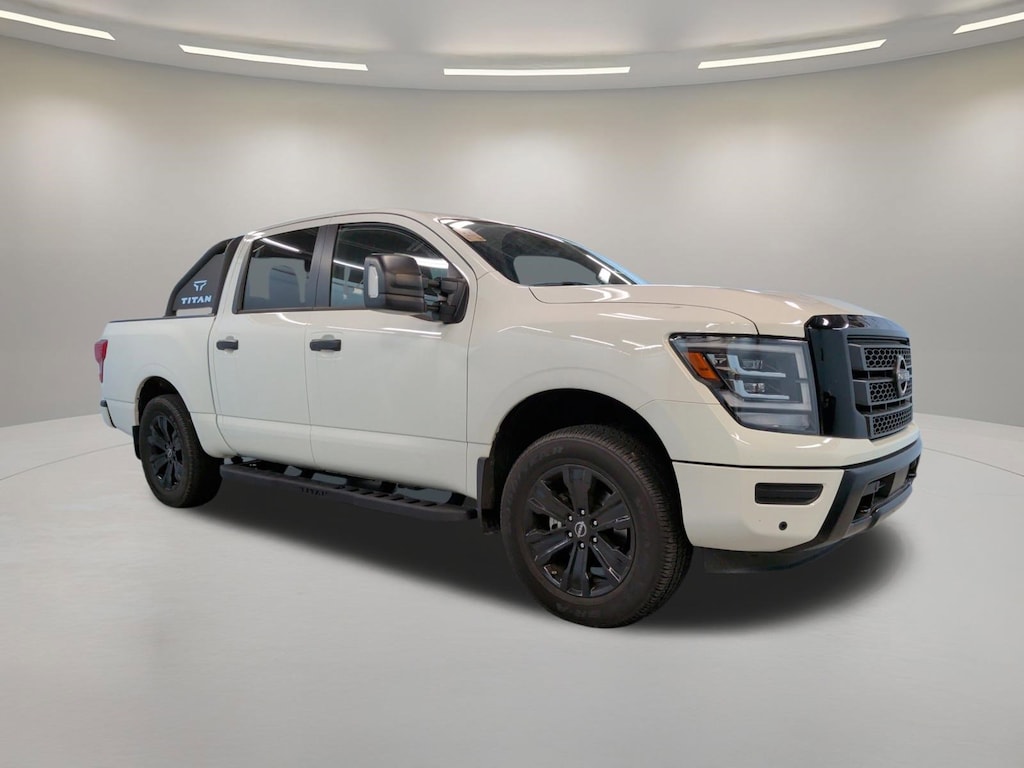 Used 2023 Nissan Titan SV Truck Crew Cab