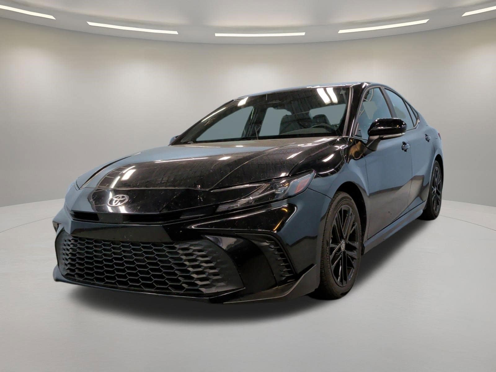 2025 Toyota Camry SE photo 5