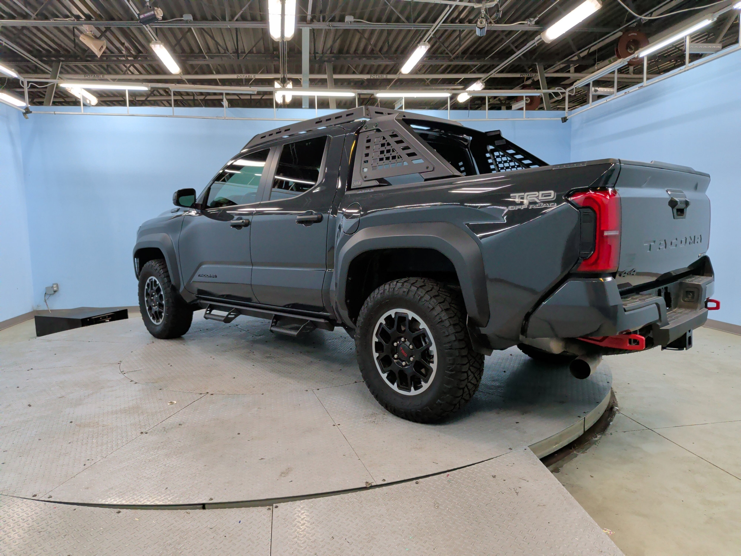 2025 Toyota Tacoma i-FORCE MAX TRD Off Road photo 3