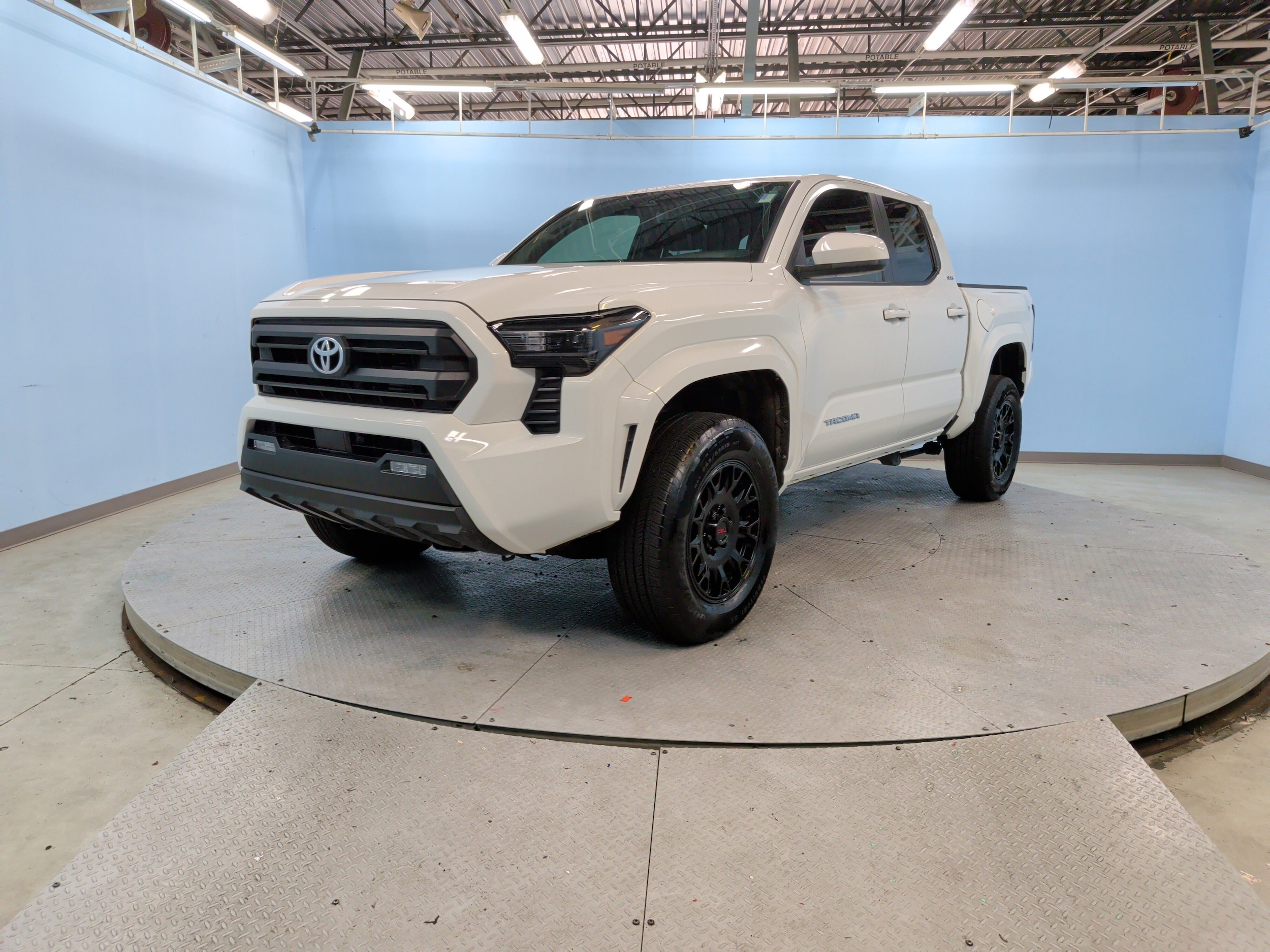 2025 Toyota Tacoma SR5 photo 5
