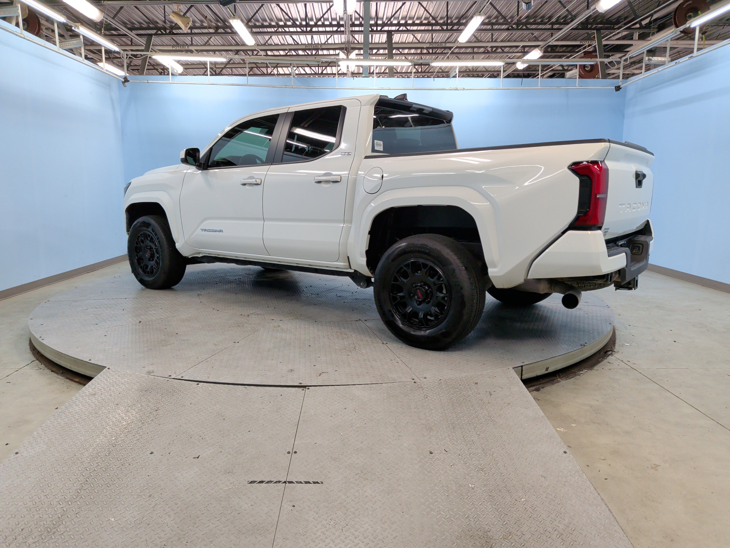 2025 Toyota Tacoma SR5 photo 3