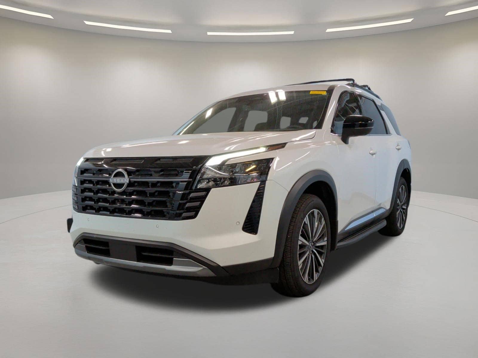 2026 Nissan Pathfinder Platinum photo 5