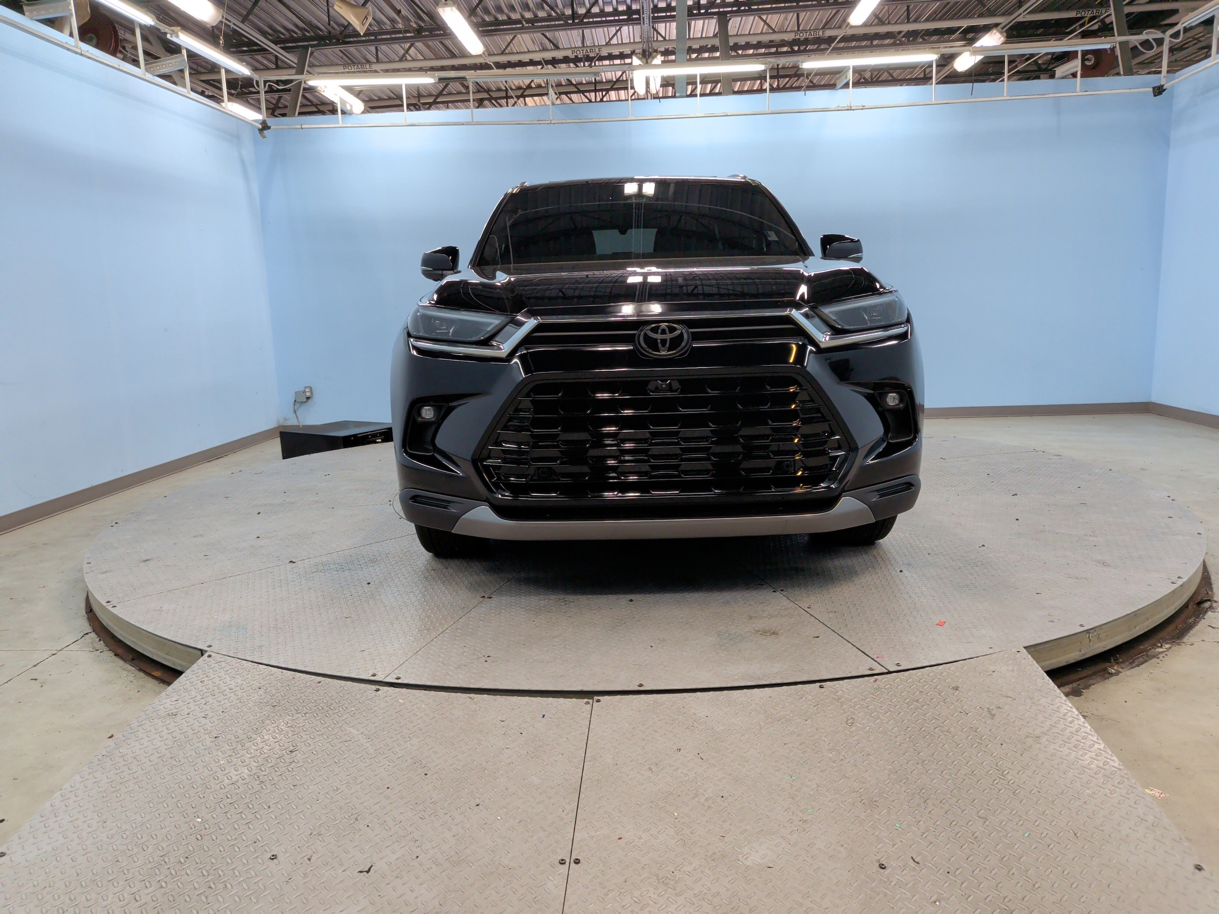 2026 Toyota Grand Highlander Platinum photo 4