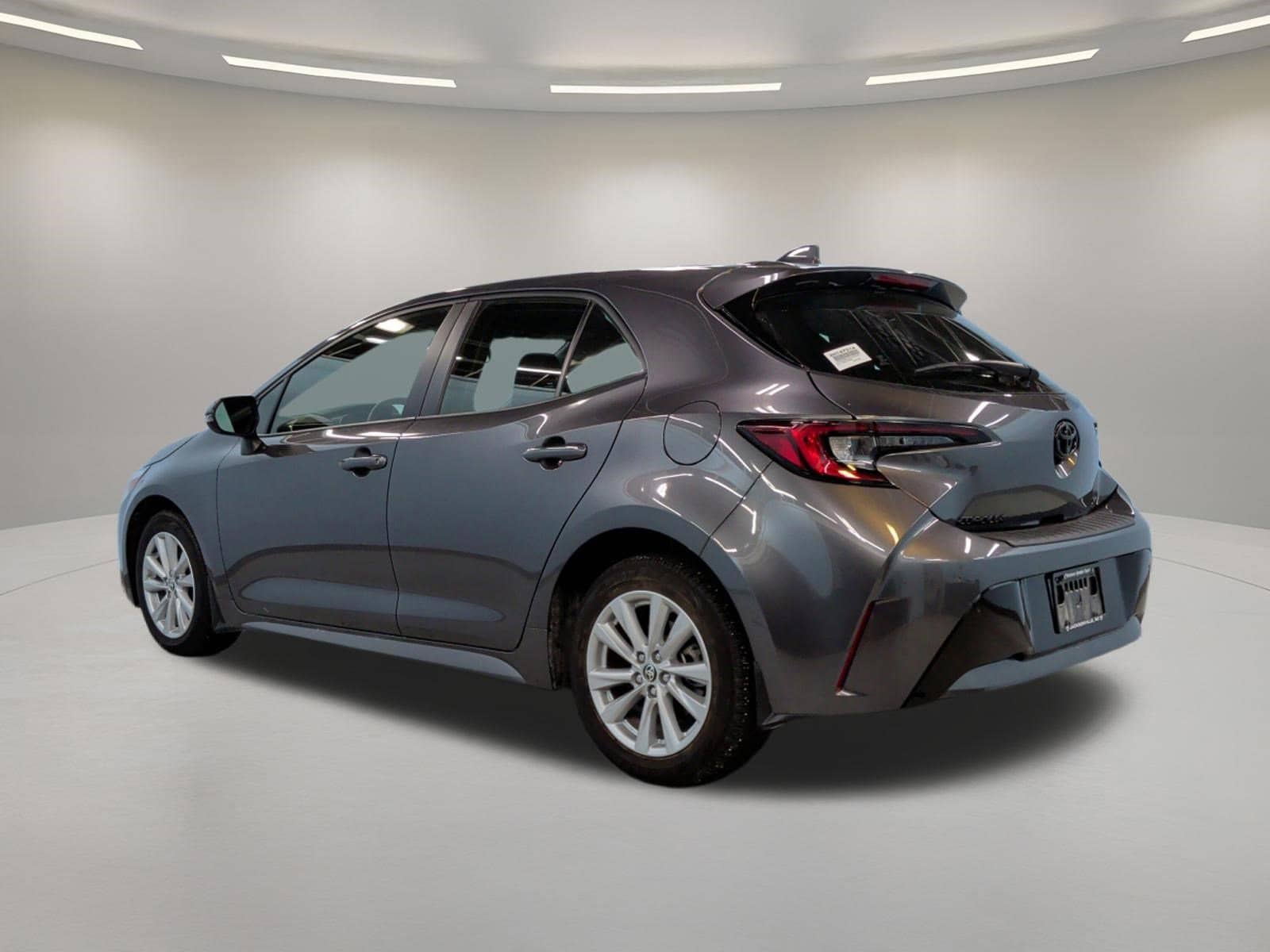 2025 Toyota Corolla Hatchback SE photo 3