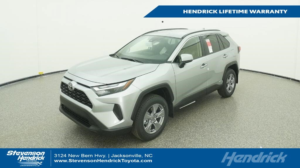 2025 Toyota RAV4 XLE's photo