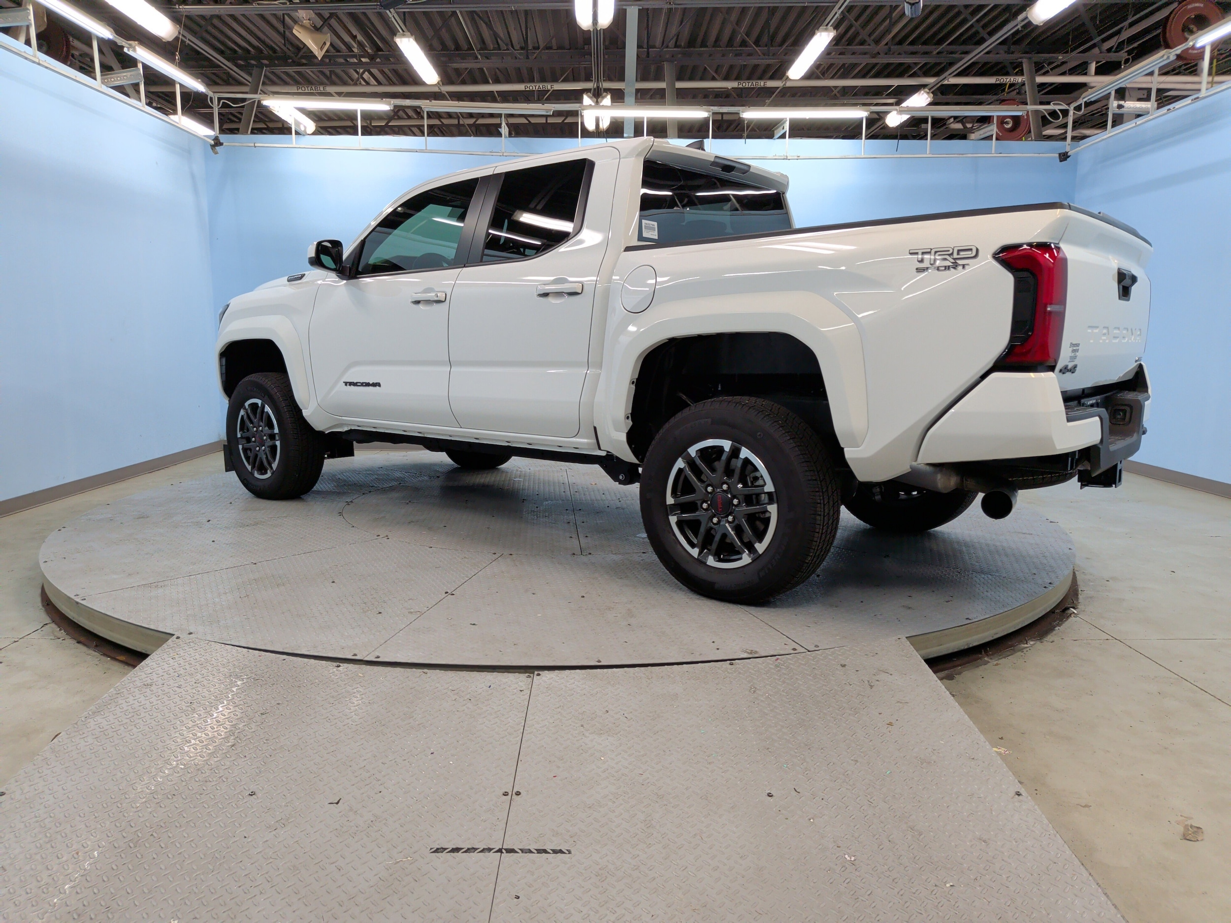 2025 Toyota Tacoma i-FORCE MAX TRD Off Road photo 3