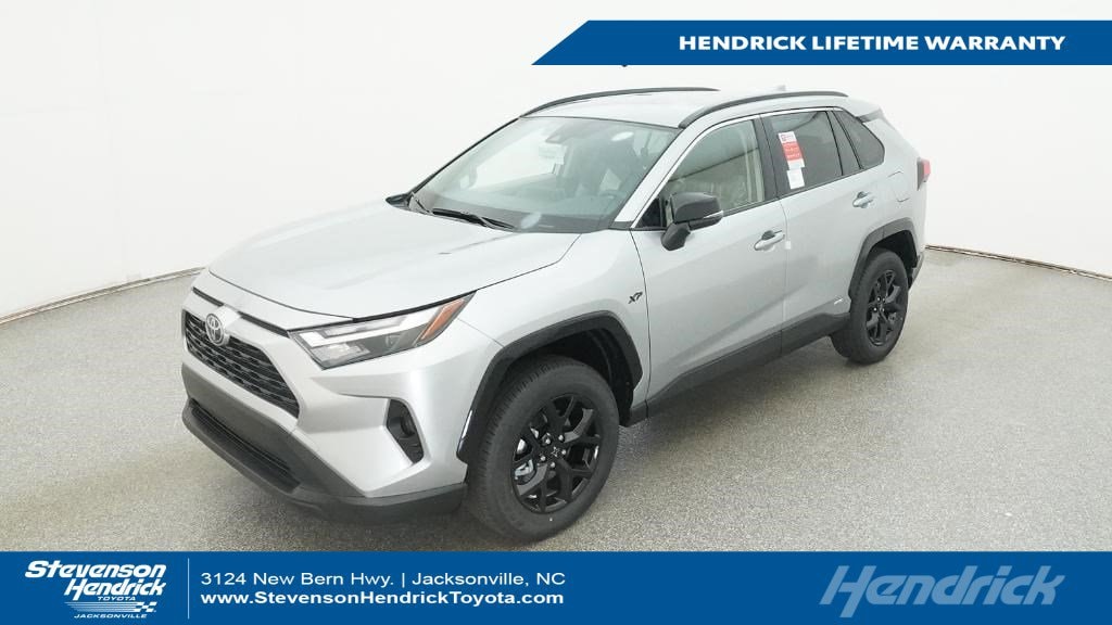 2025 Toyota RAV4 XLE's photo