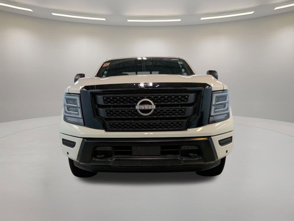 Used 2023 Nissan Titan SV Truck Crew Cab