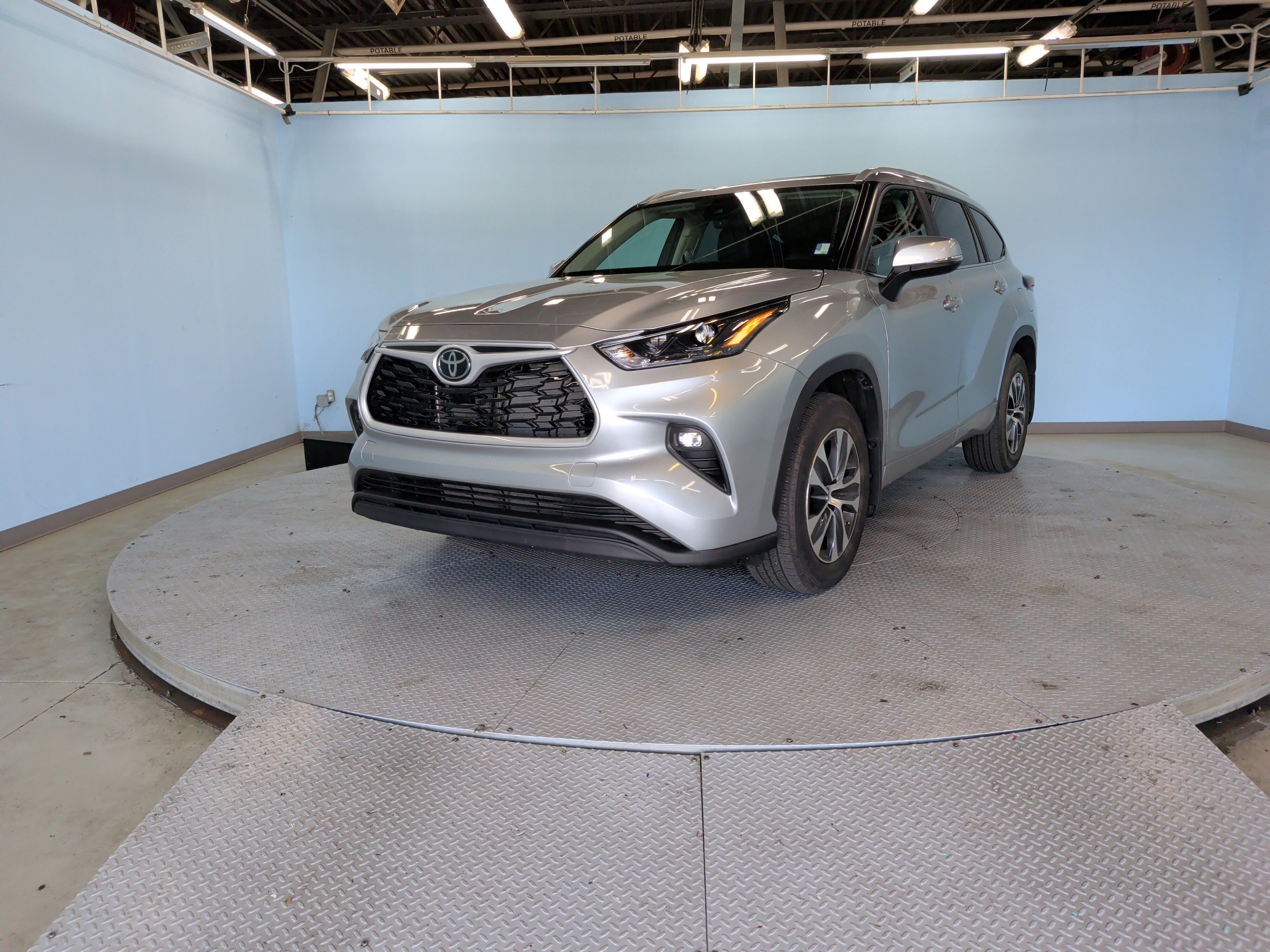 2023 Toyota Highlander XLE photo 5