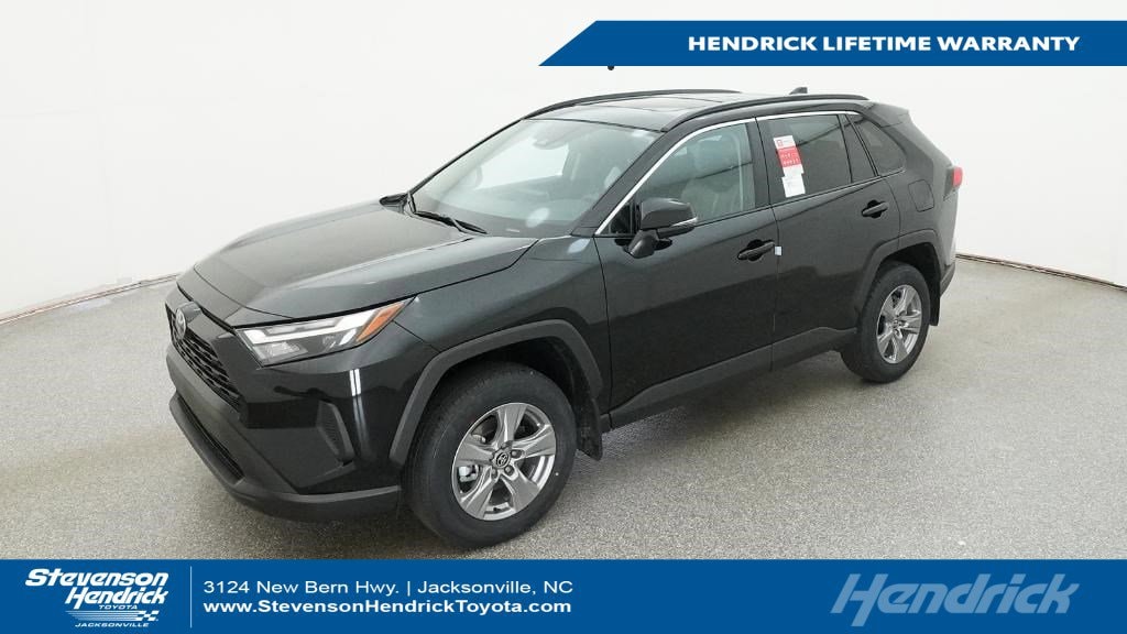 2025 Toyota RAV4 XLE's photo