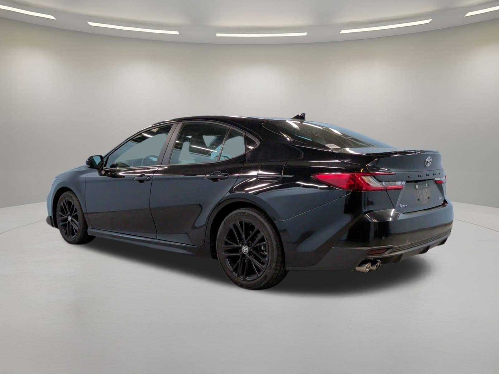 2025 Toyota Camry SE photo 3