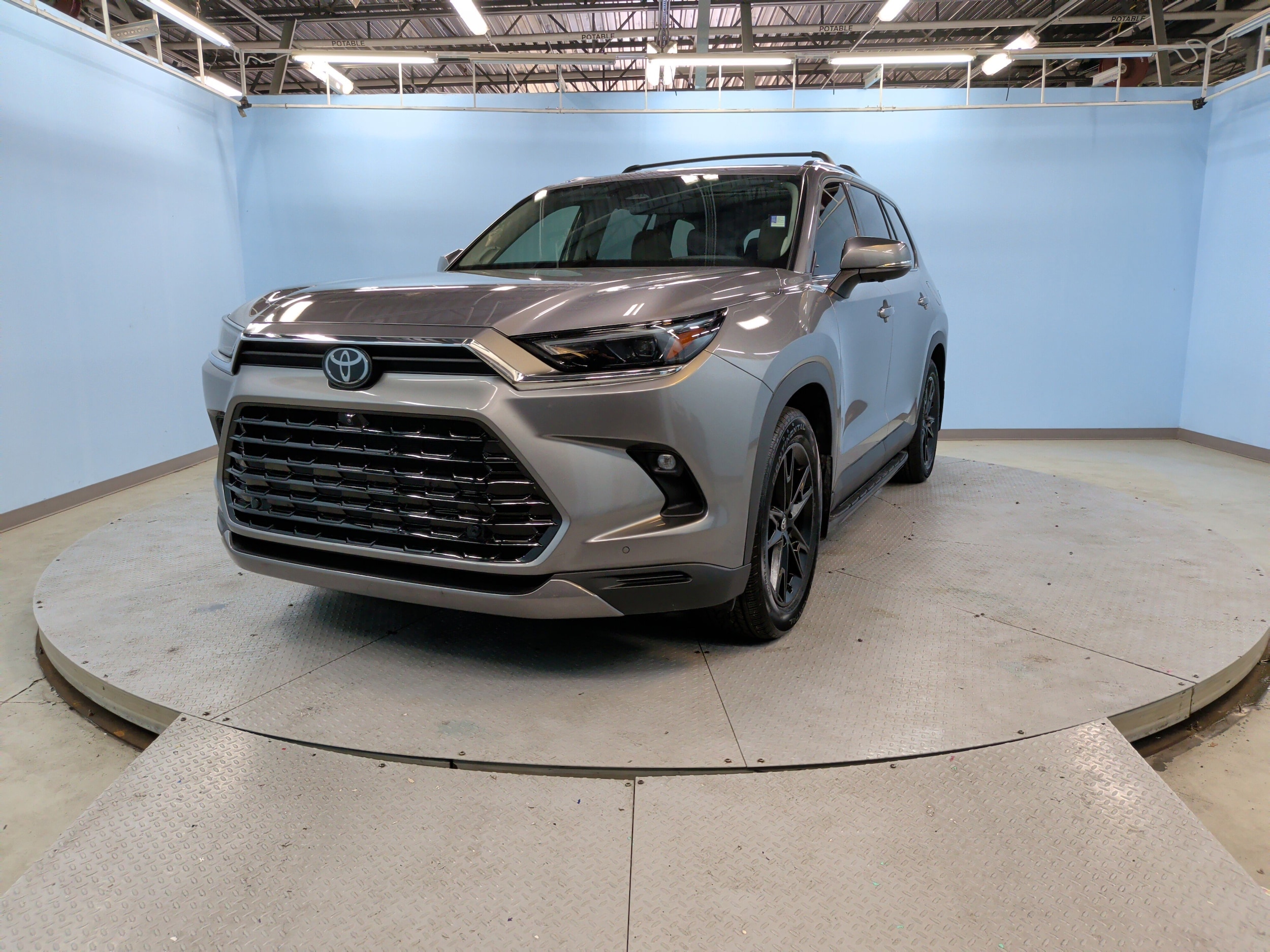 2025 Toyota Grand Highlander Platinum photo 4