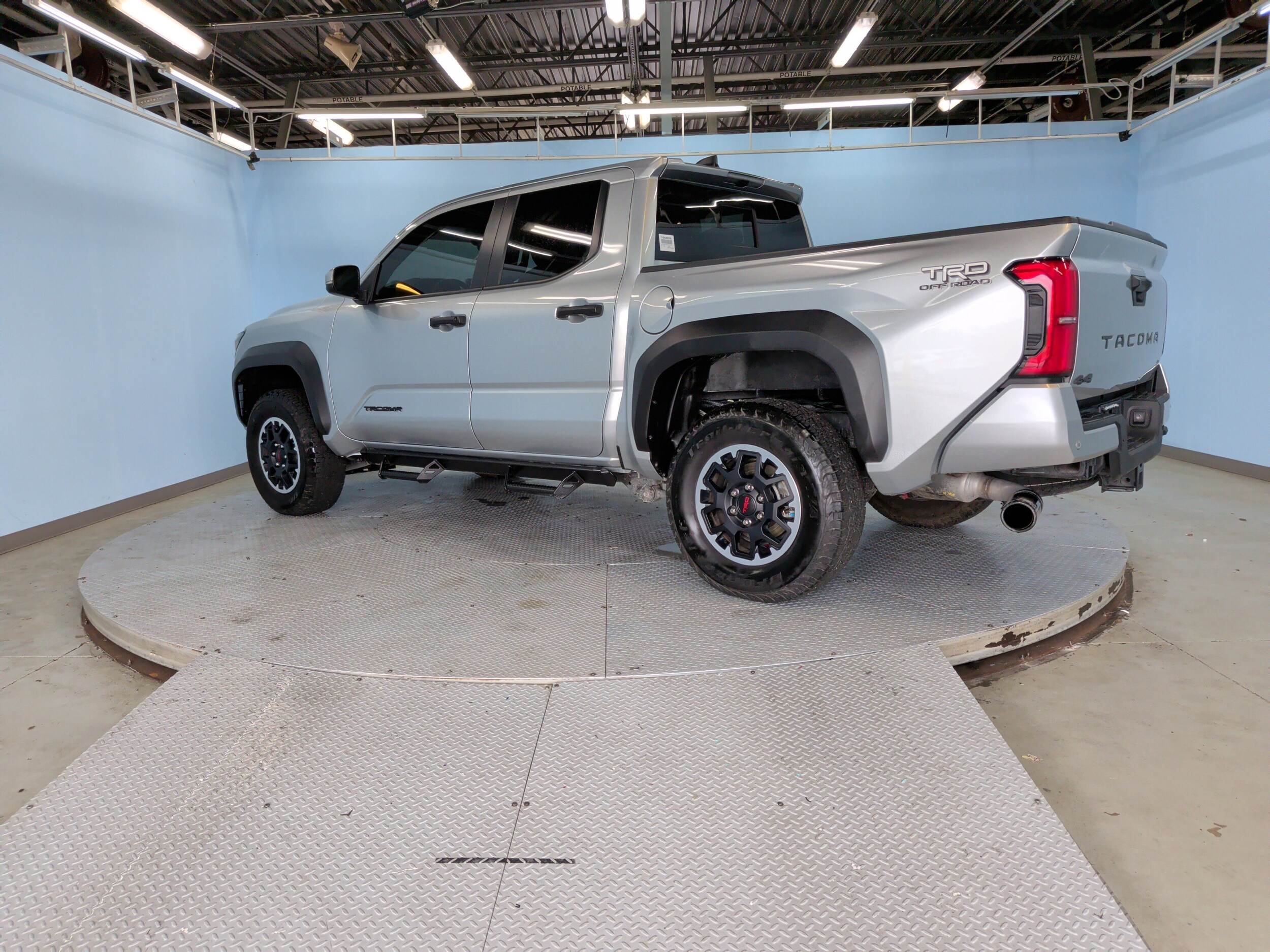 2024 Toyota Tacoma TRD Off Road photo 3