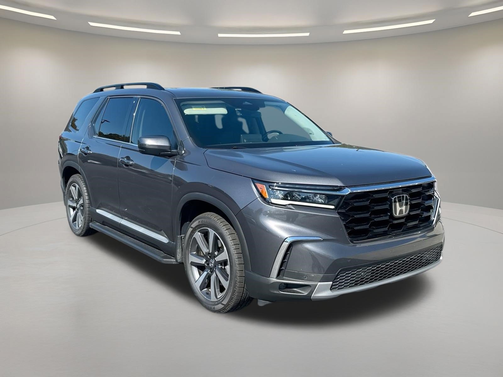 Used 2025 Honda Pilot Touring SUV