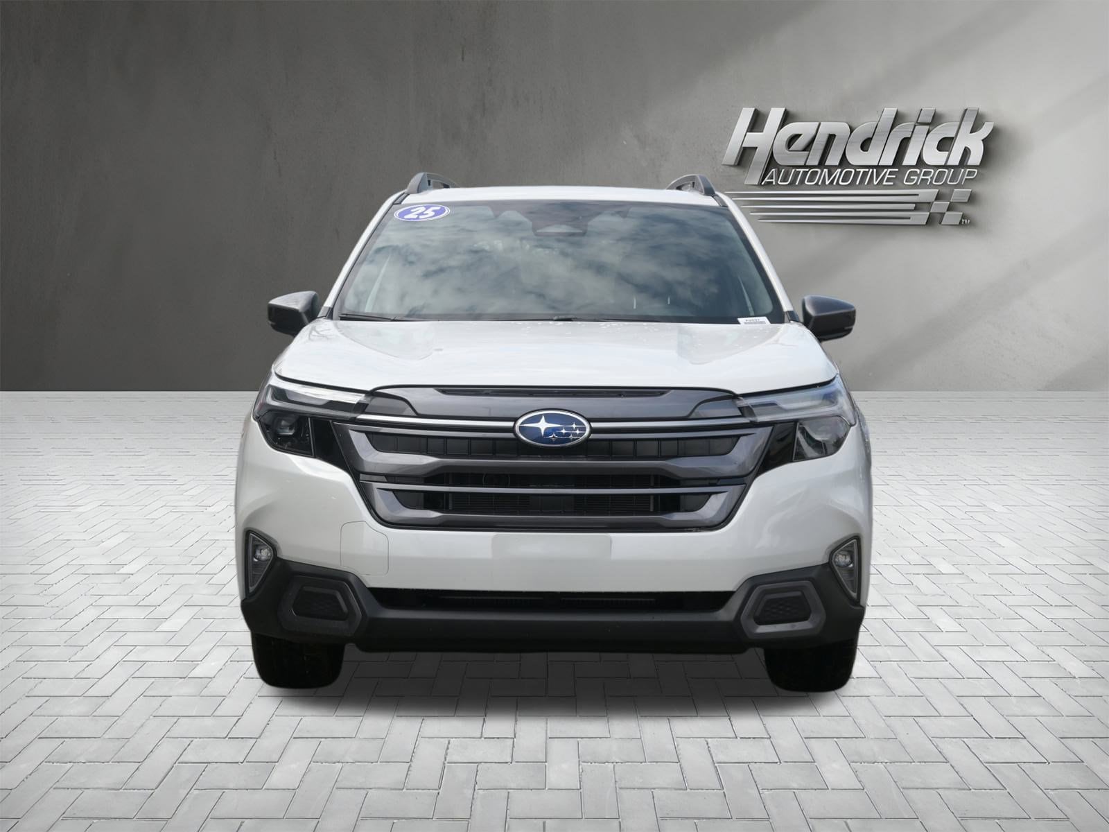2025 Subaru Forester Limited Hybrid photo 2
