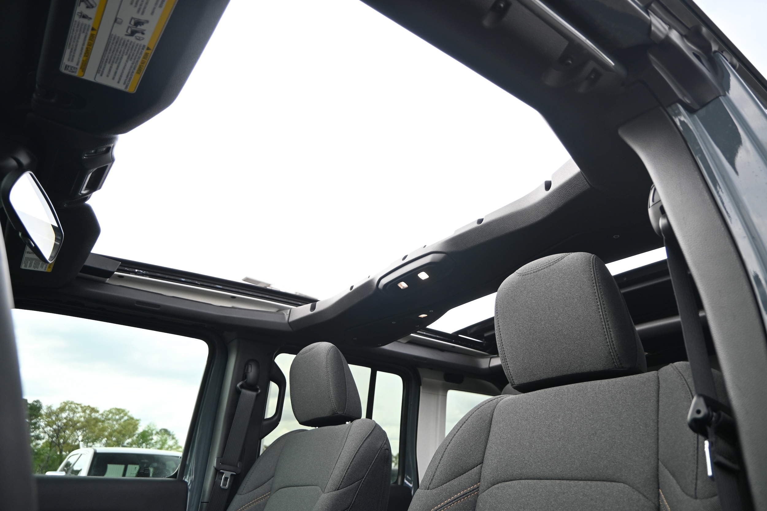 2025 Jeep Wrangler 4xe Sahara photo 6